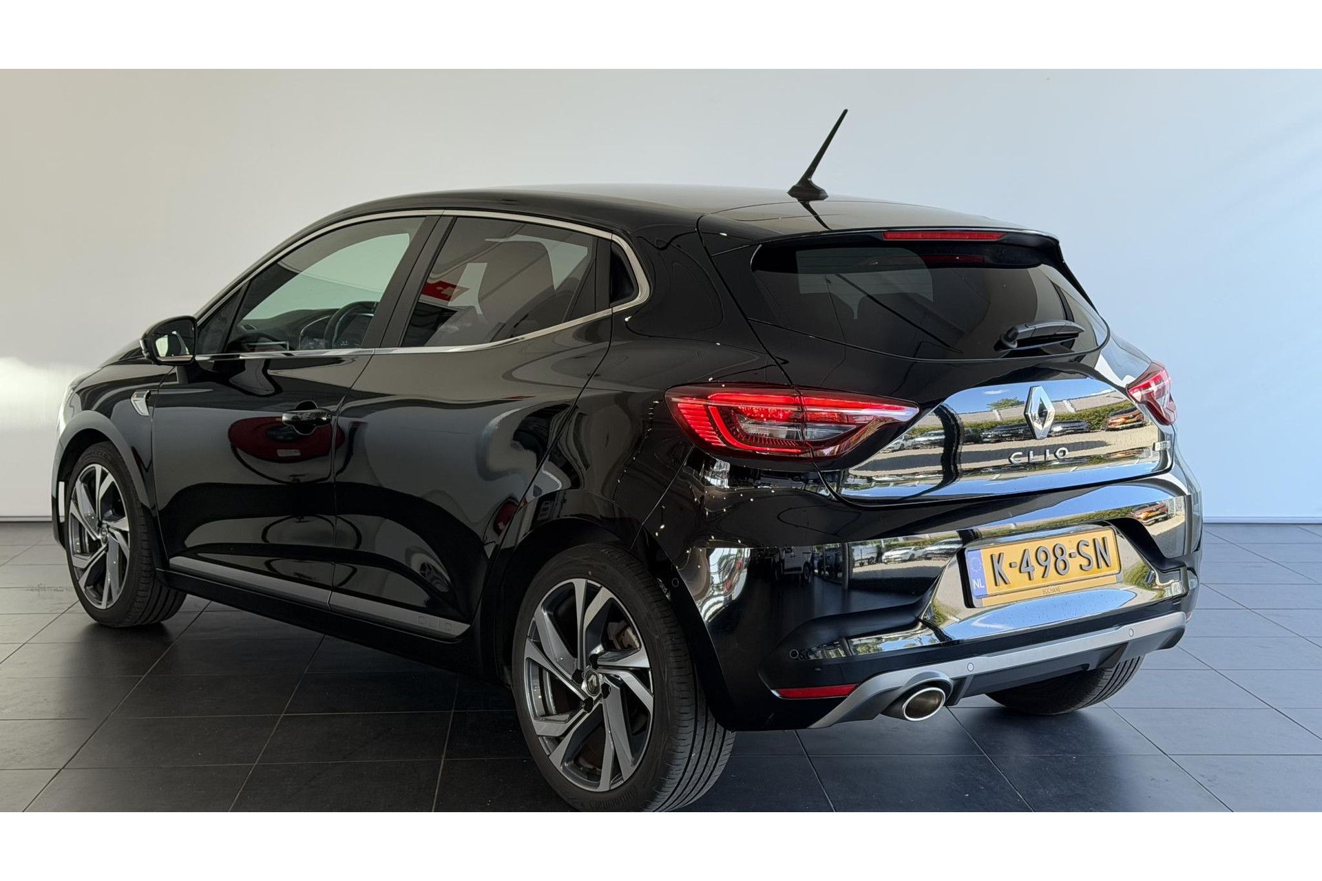 Renault Clio met kenteken K-498-SN – dashboard