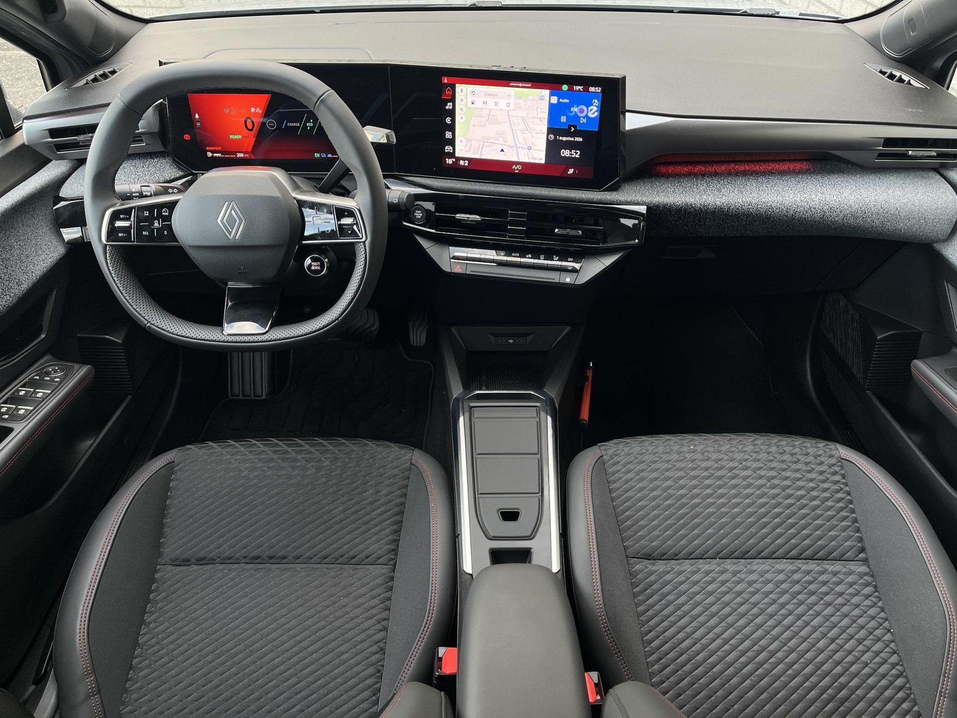 Renault Clio met kenteken KLX-69-R – interieur