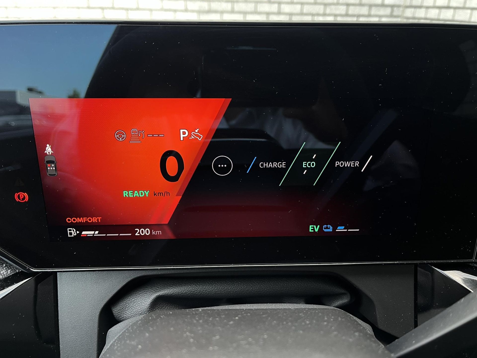 Renault Clio met kenteken KLX-69-R – dashboard