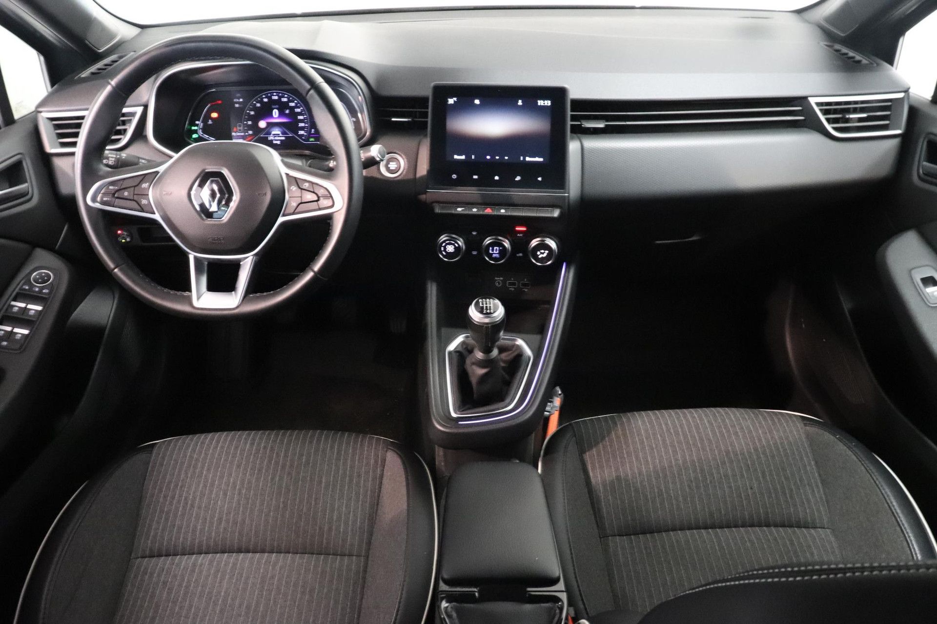 Renault Clio met kenteken L-176-JH – interieur