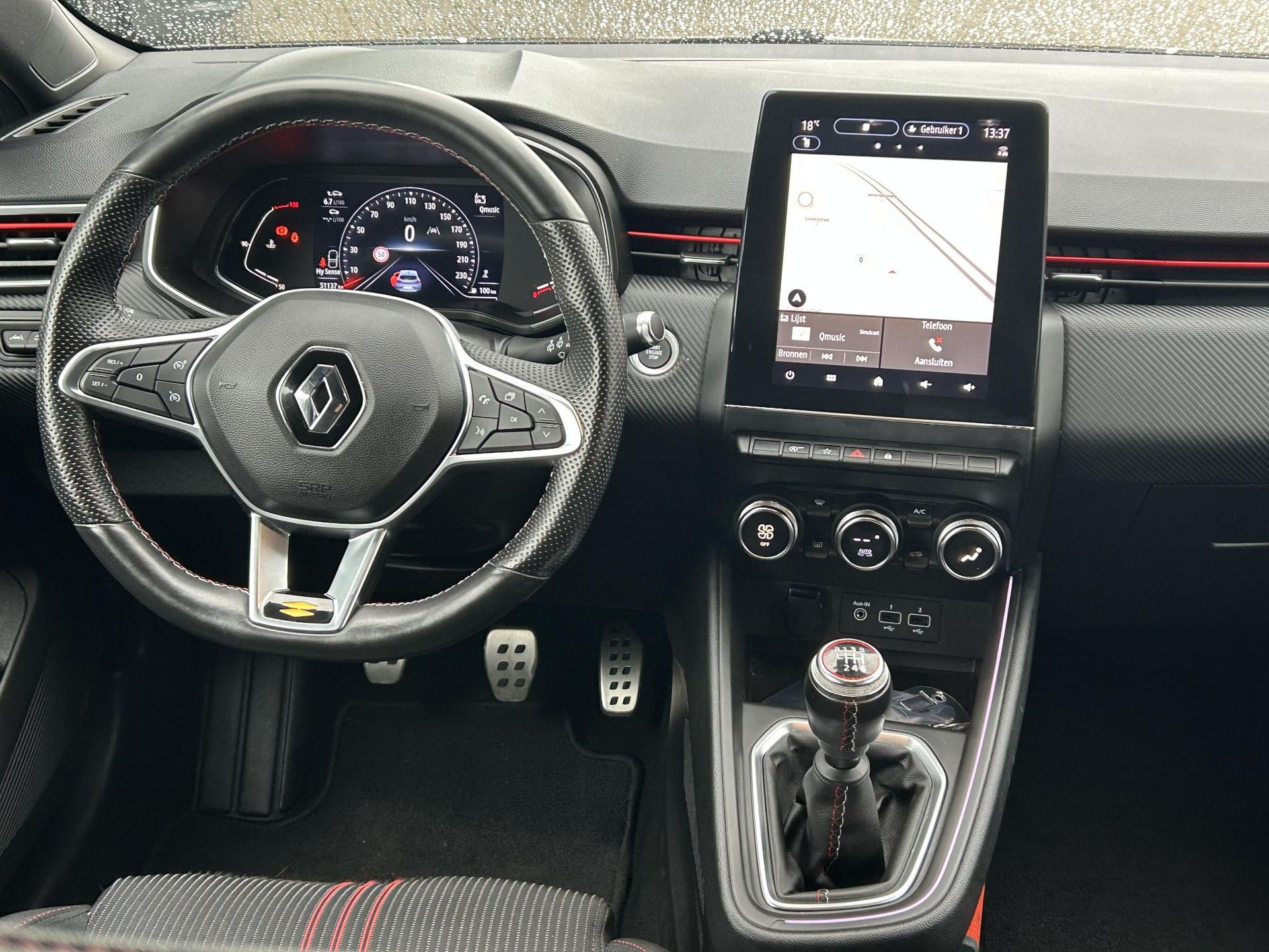 Renault Clio met kenteken L-631-GG – interieur