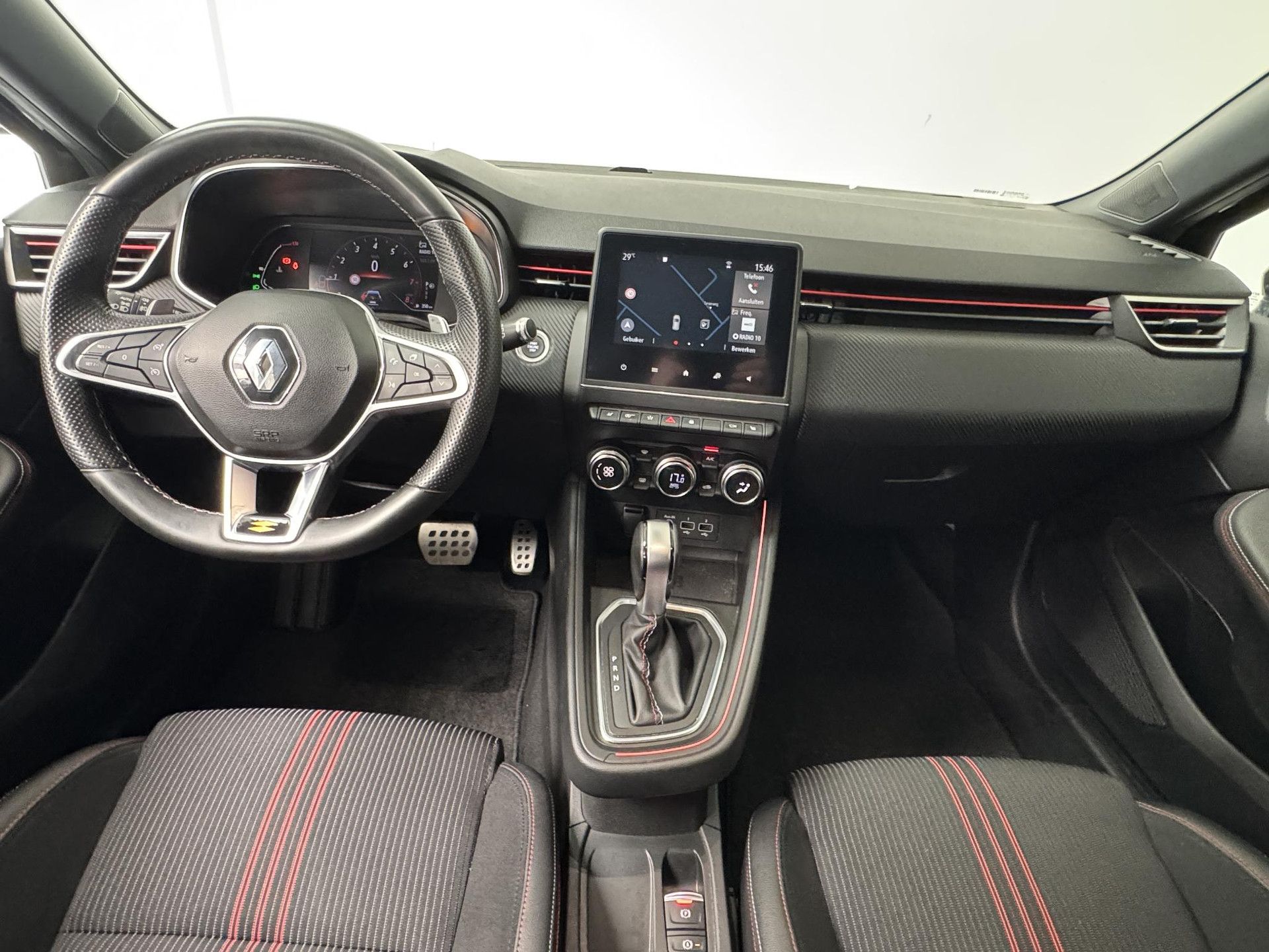 Renault Clio met kenteken L-940-LZ – interieur