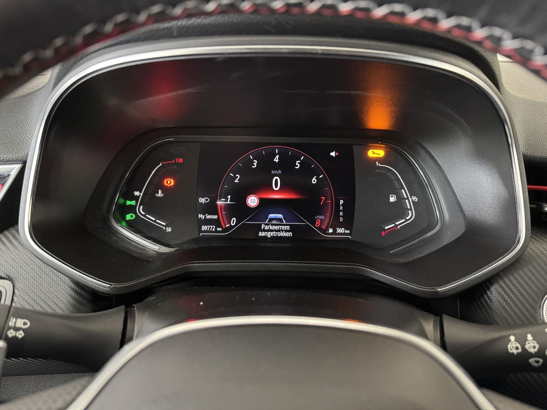Renault Clio met kenteken L-940-LZ – dashboard