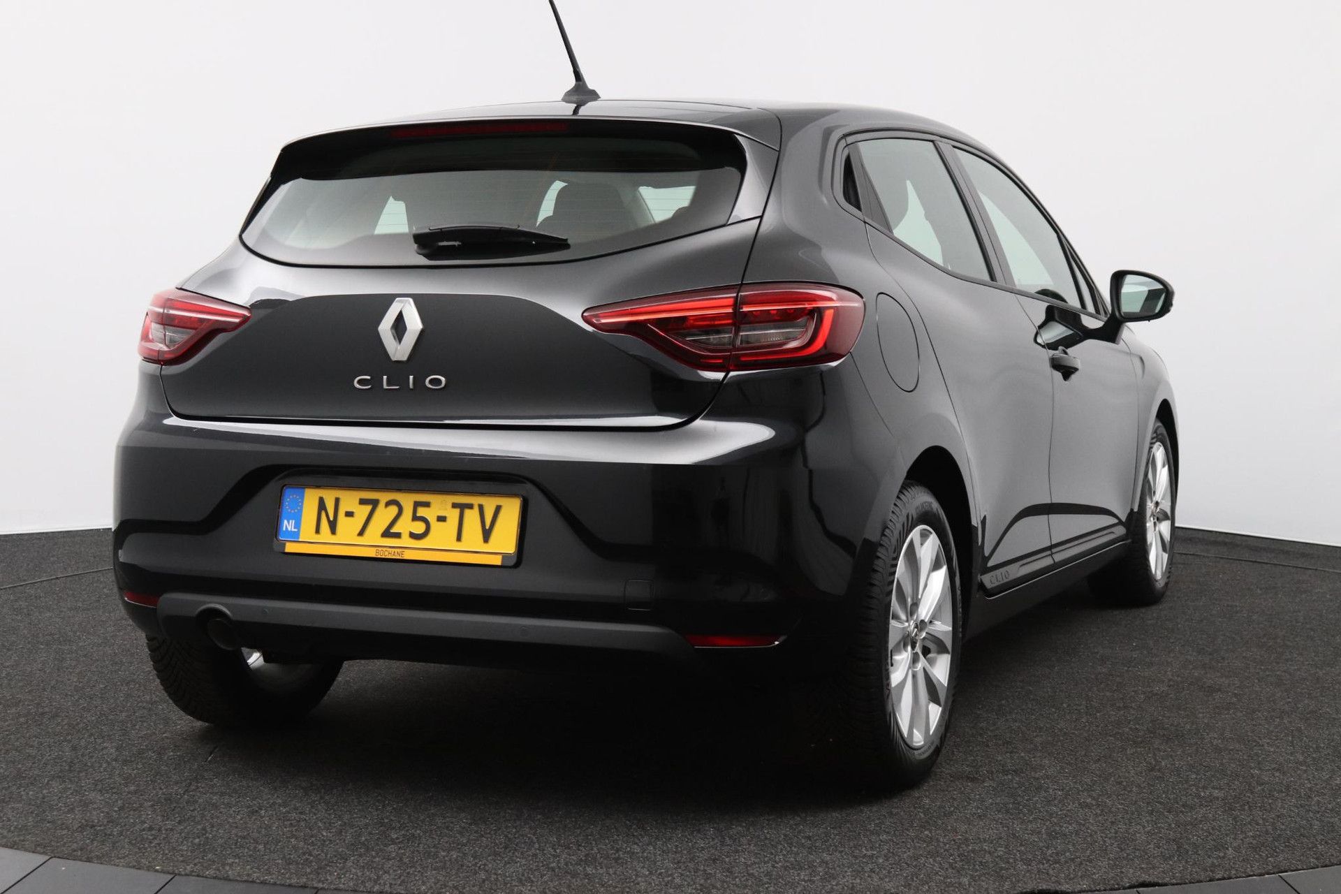 Renault Clio met kenteken N-725-TV – achteraanzicht