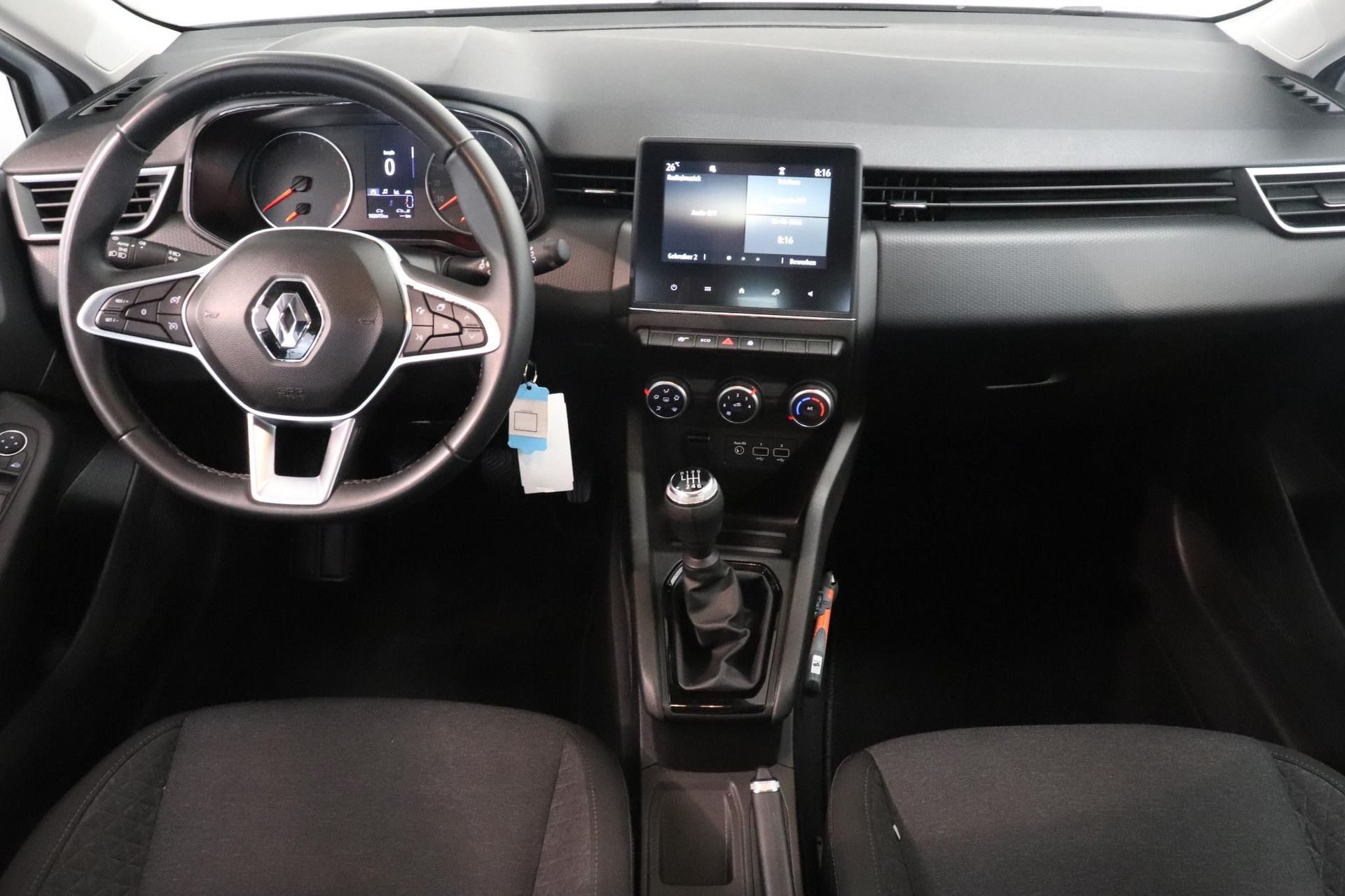 Renault Clio met kenteken R-377-XS – interieur