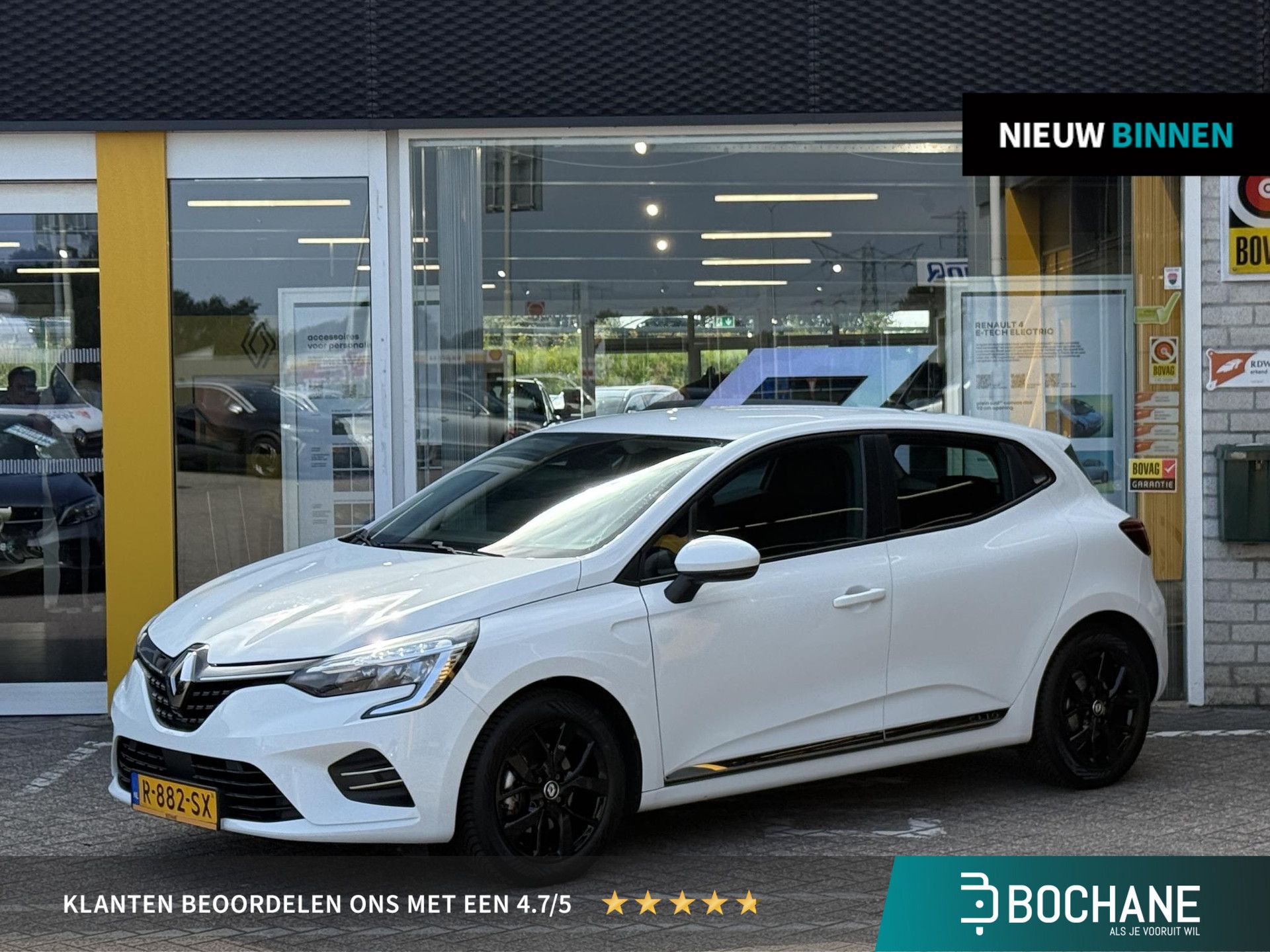 Renault Clio met kenteken R-882-SX – vooraanzicht