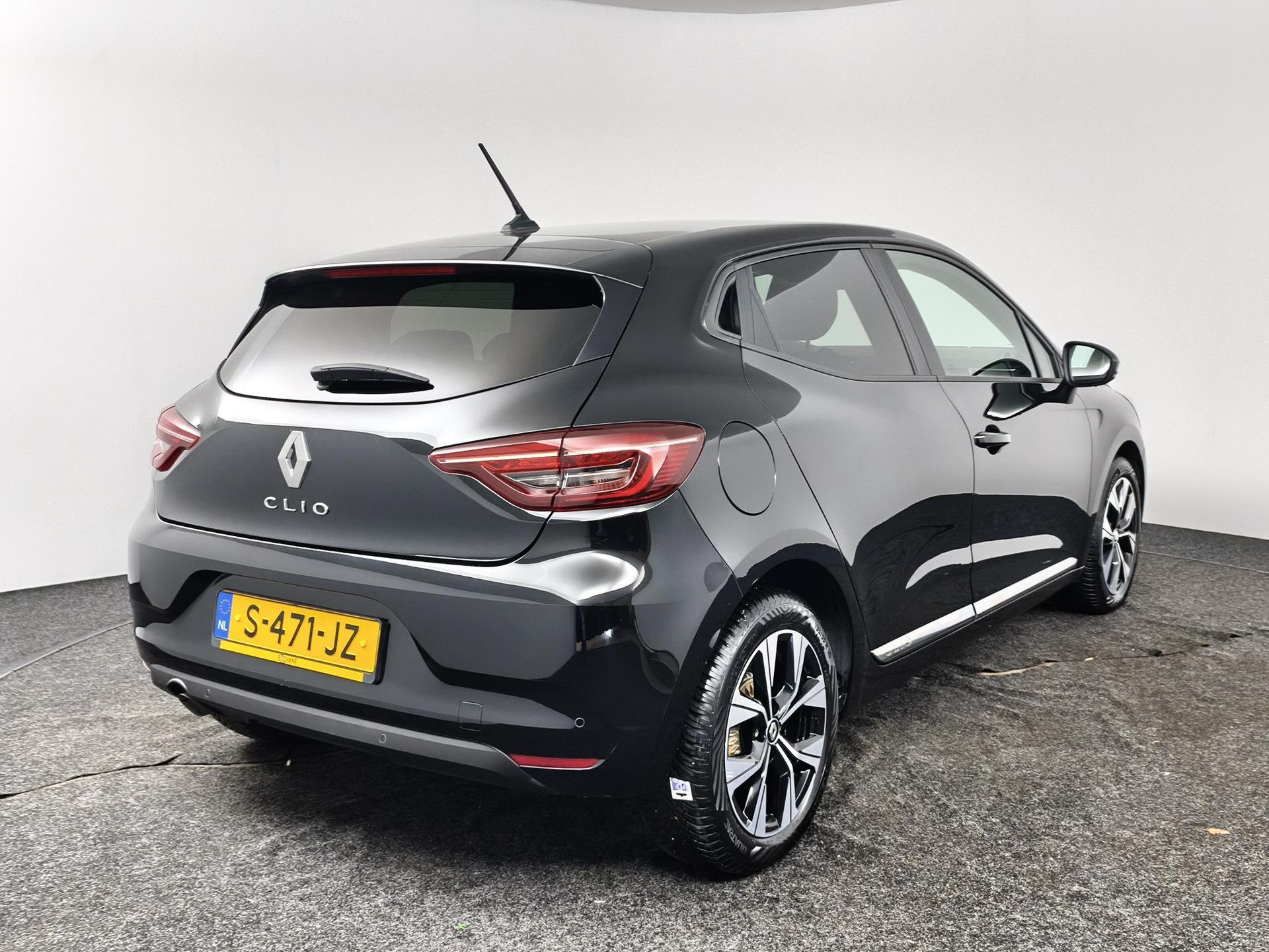 Renault Clio met kenteken S-471-JZ – achteraanzicht