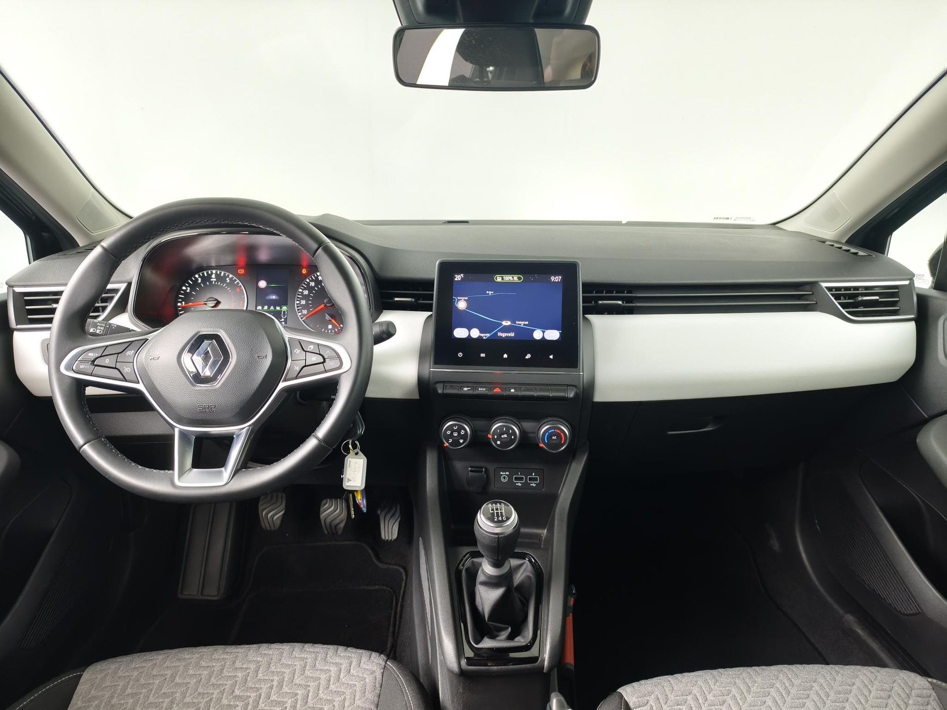 Renault Clio met kenteken S-471-JZ – interieur
