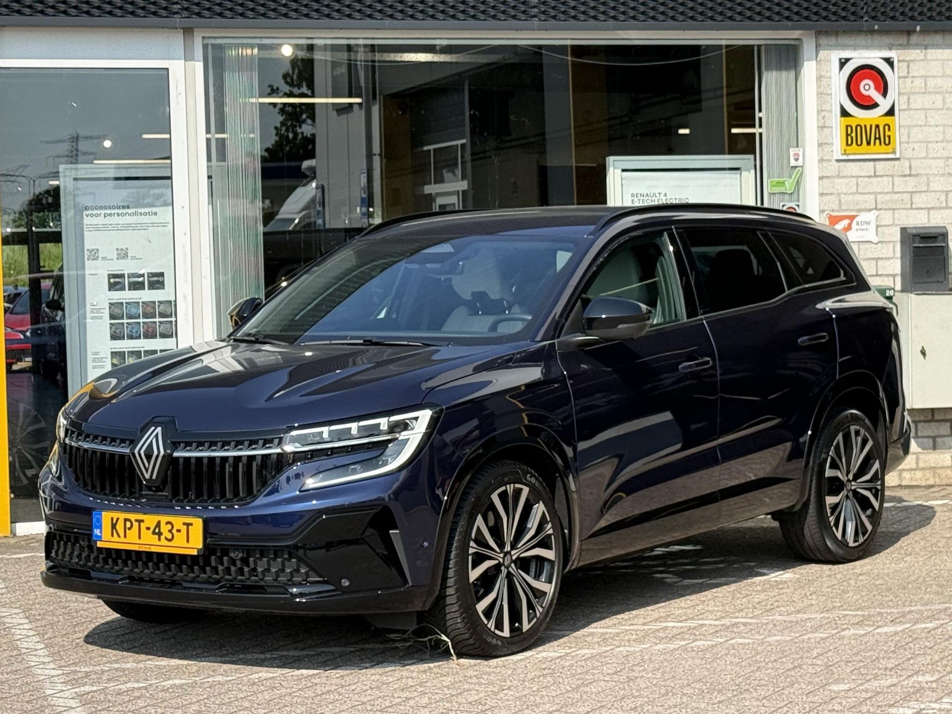 Renault Espace met kenteken KPT-43-T – detailfoto