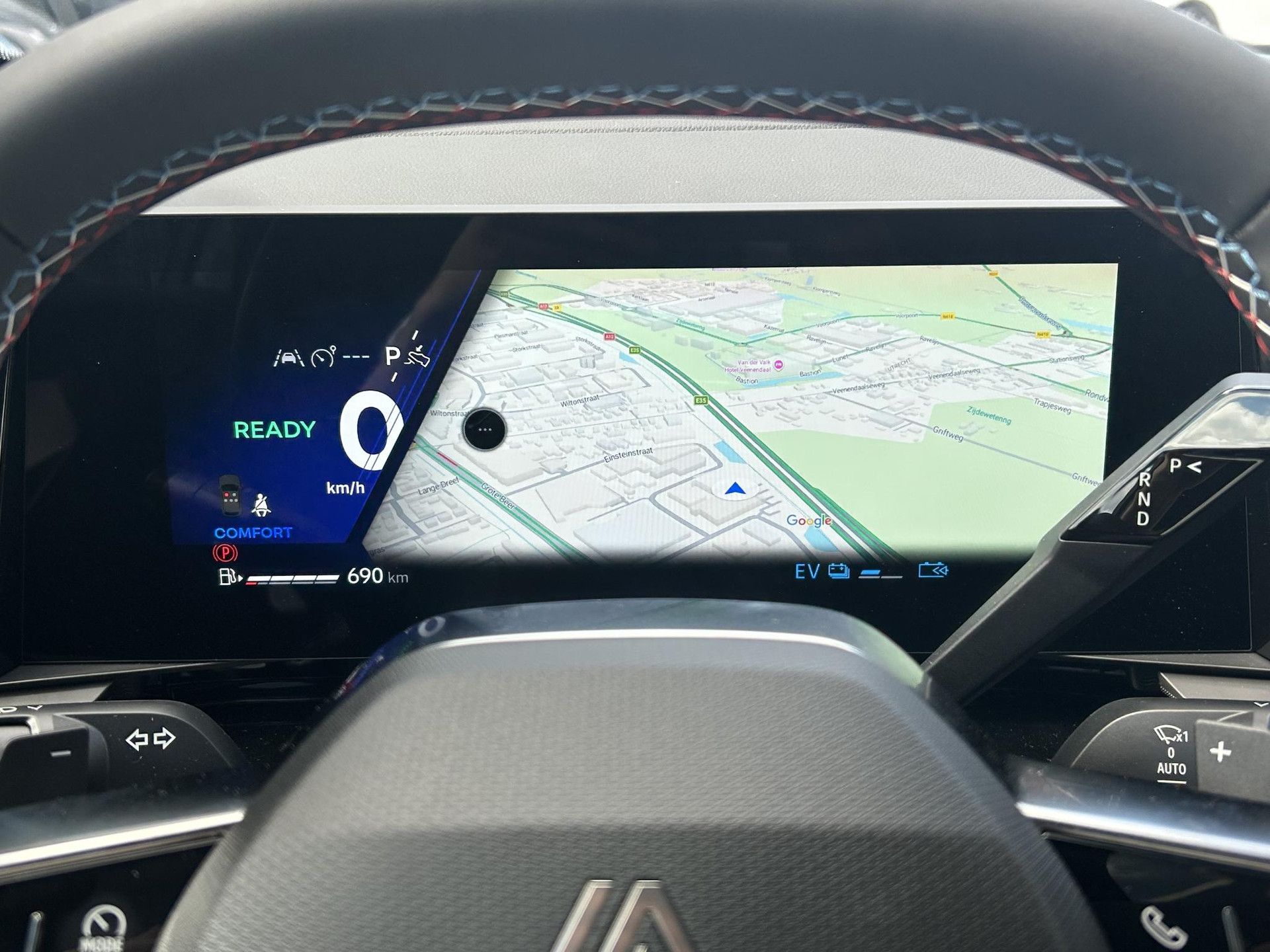 Renault Espace met kenteken KSP-89-T – dashboard