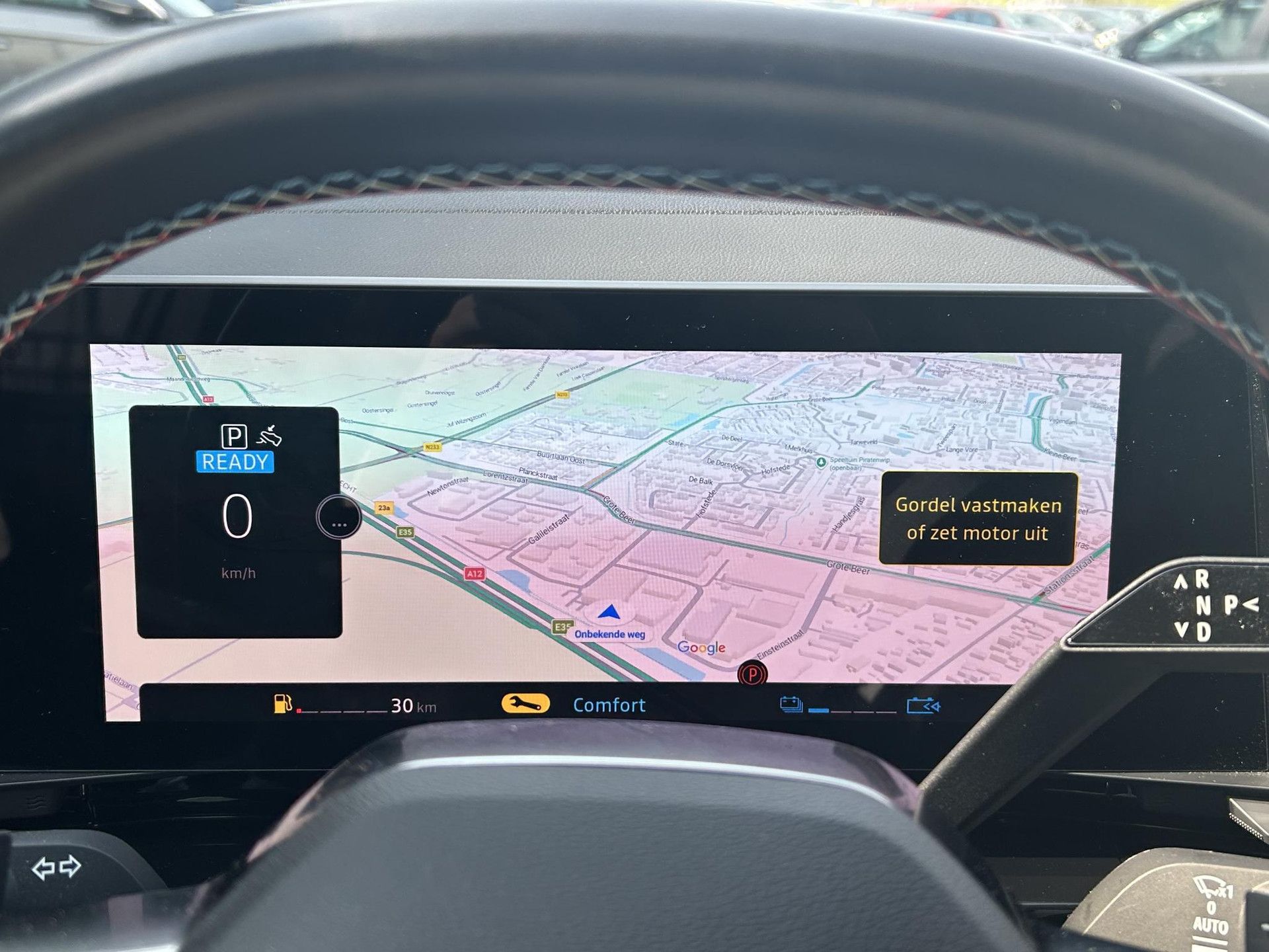 Renault Espace met kenteken X-408-DL – dashboard