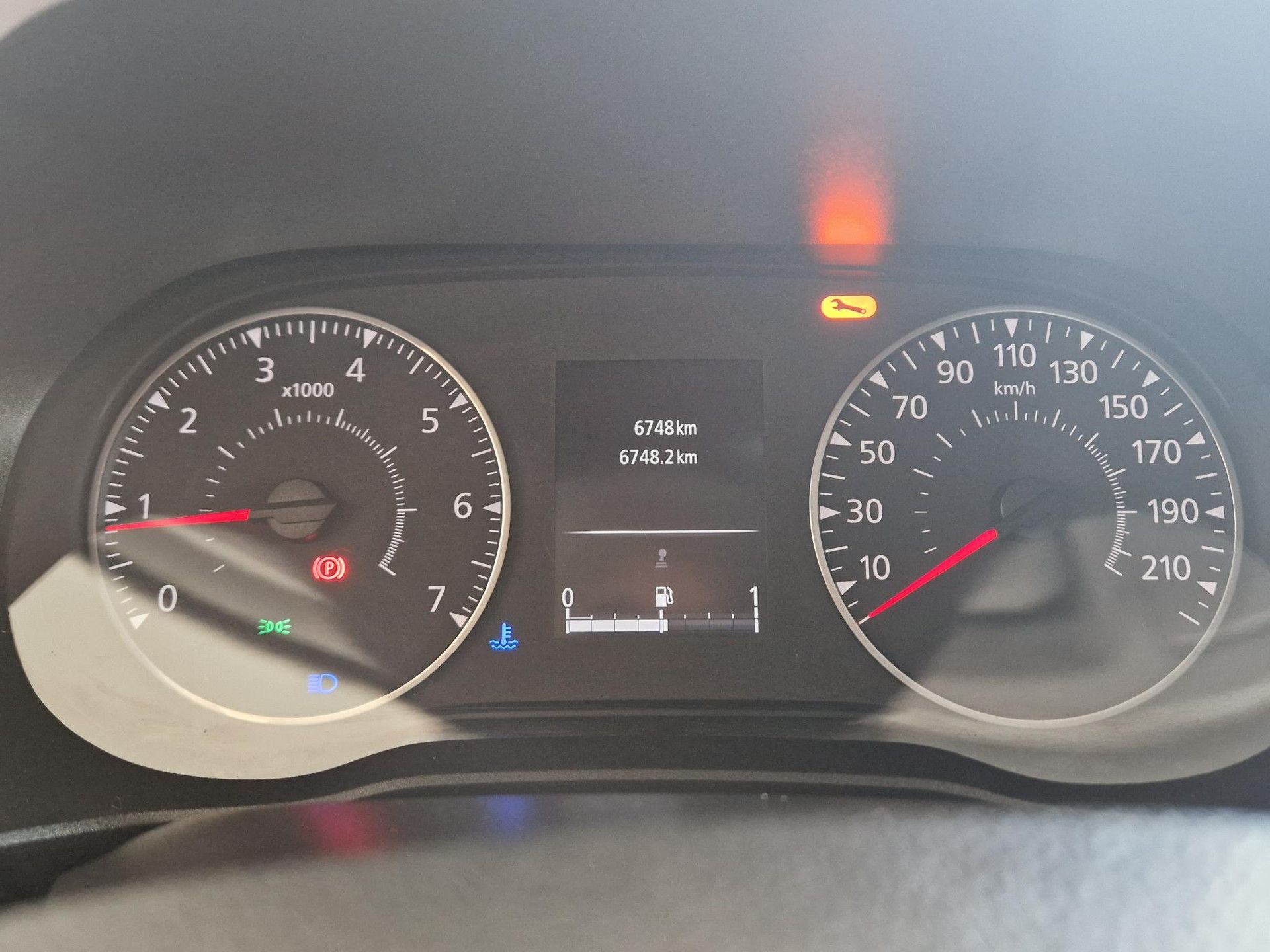 Renault Express met kenteken VZX-15-H – interieur