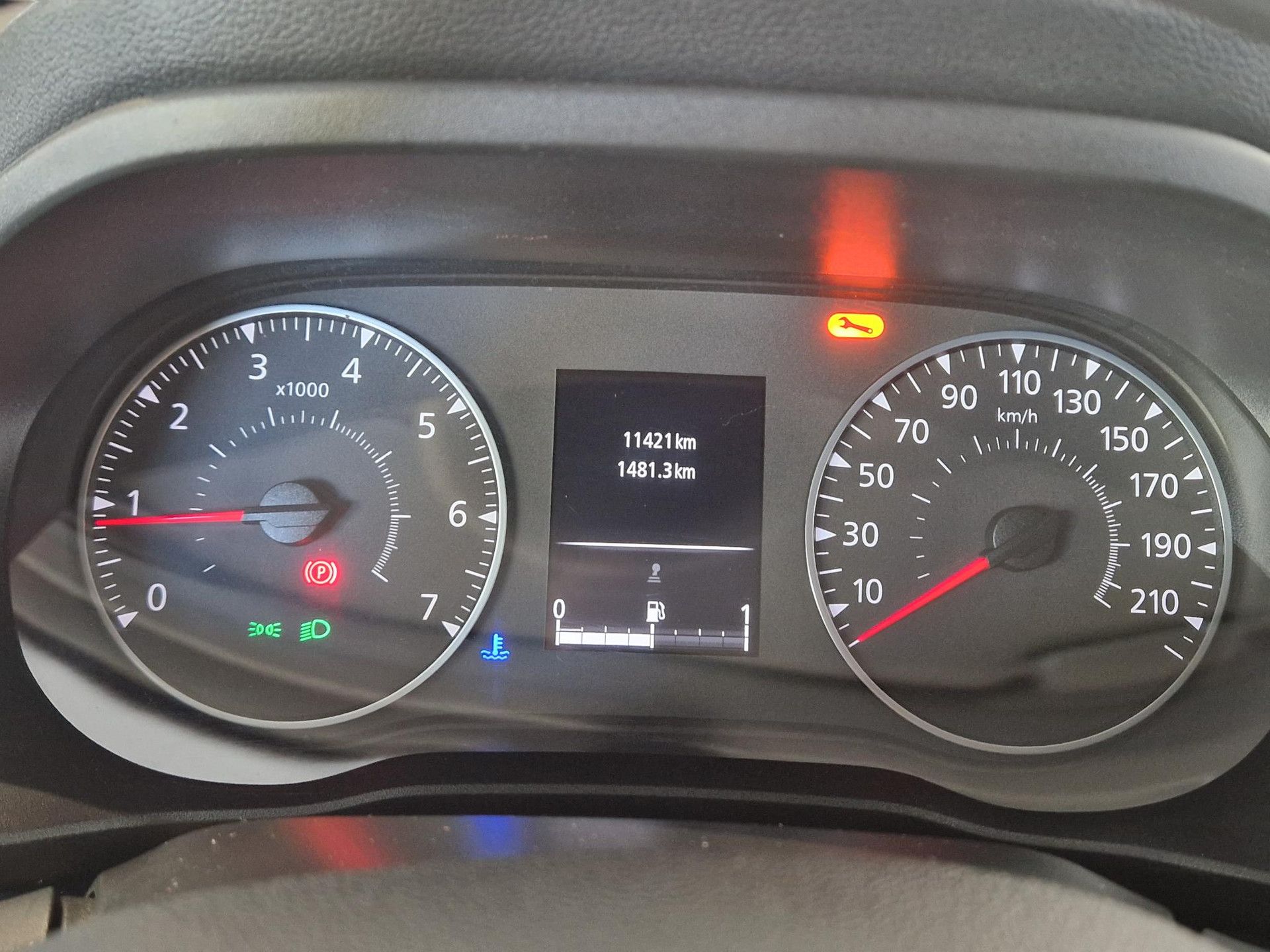 Renault Express met kenteken VZX-38-H – interieur
