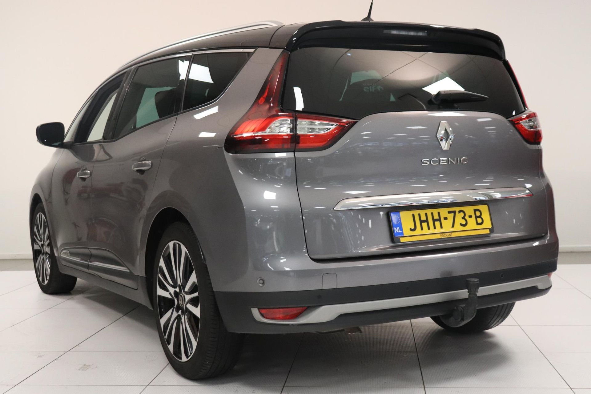 Renault GrandScénic met kenteken JHH-73-B – detailfoto