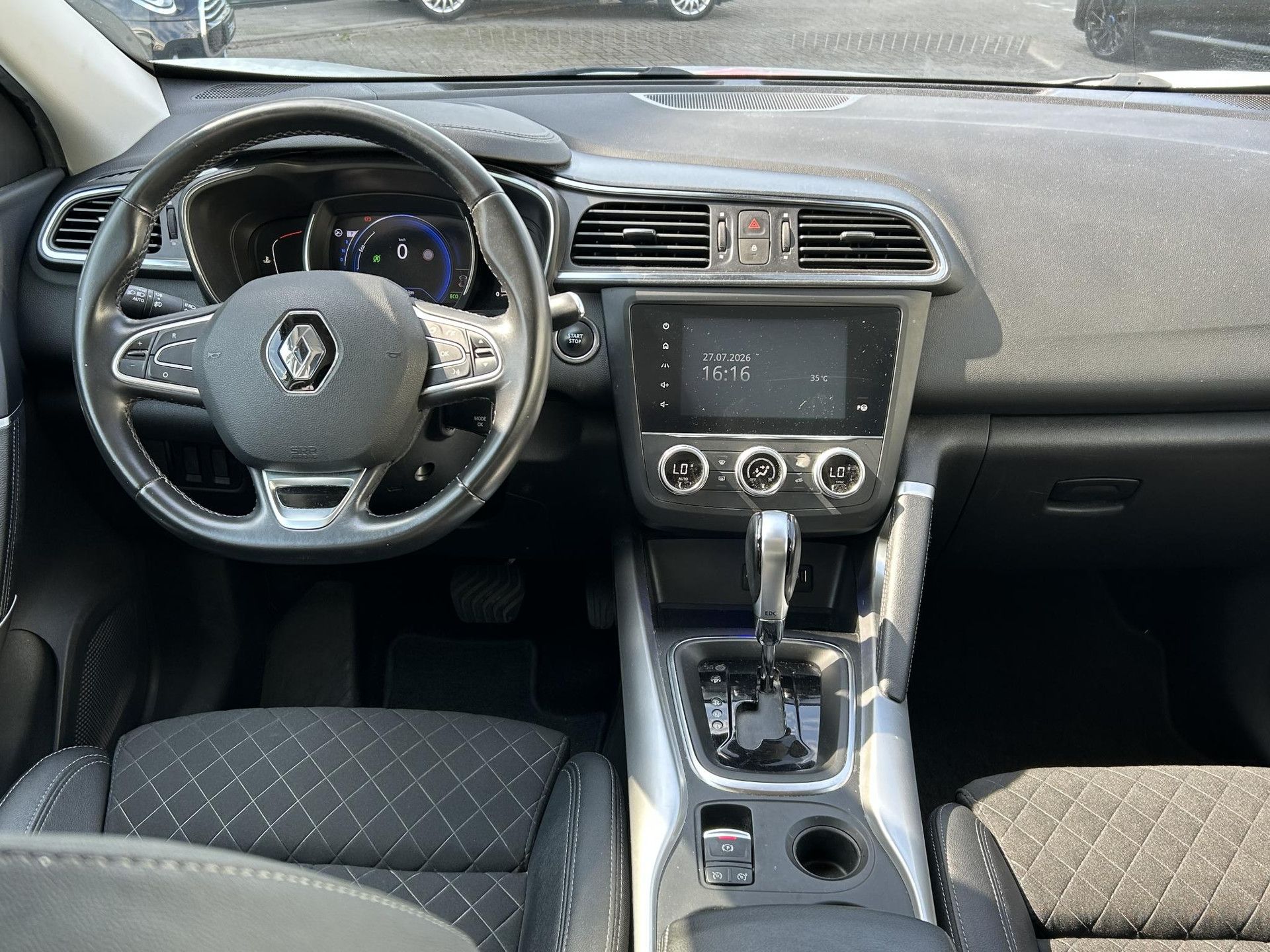 Renault Kadjar met kenteken ZH-824-B – interieur