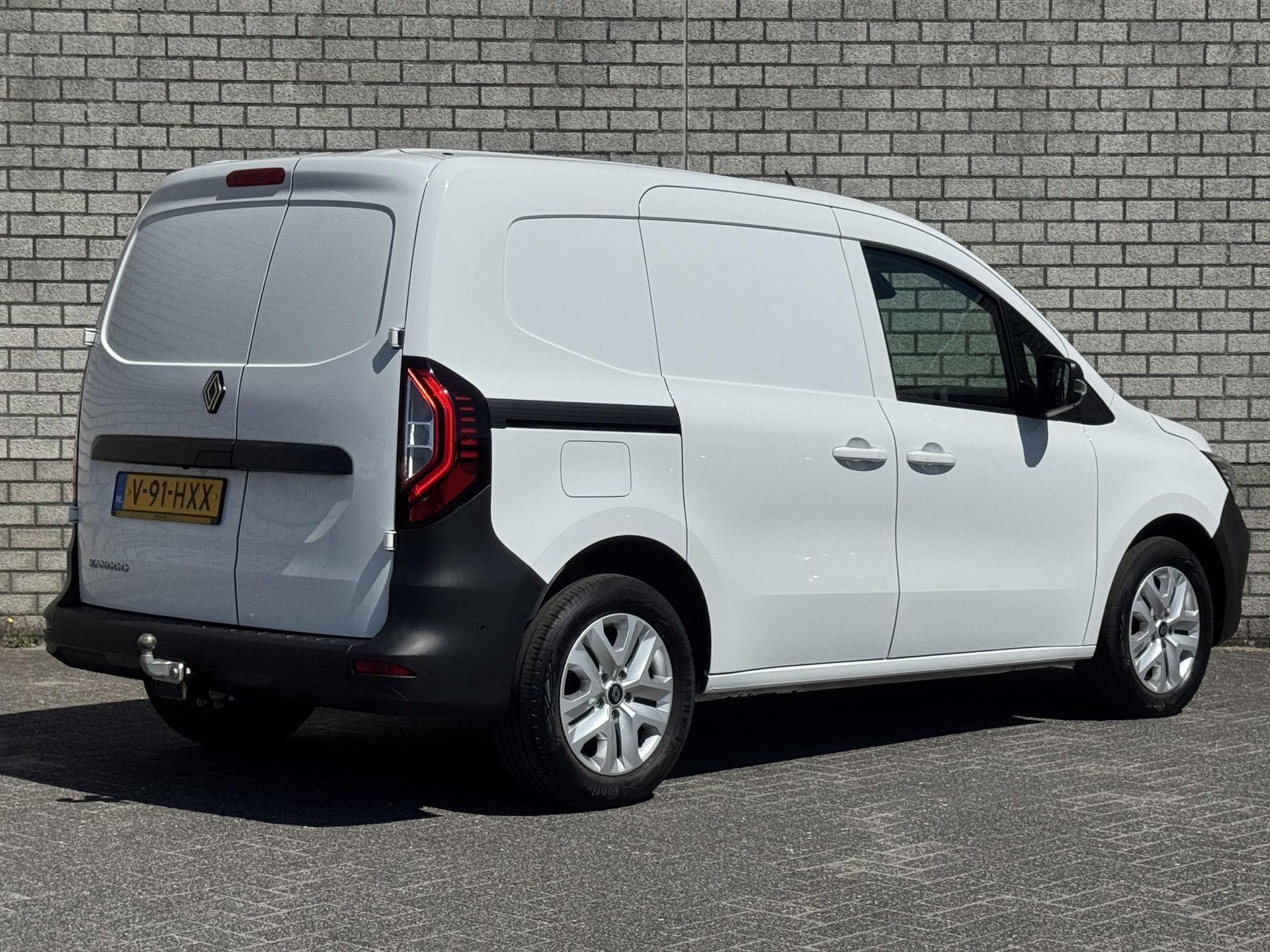 Renault Kangoo met kenteken V-91-HXX – achteraanzicht