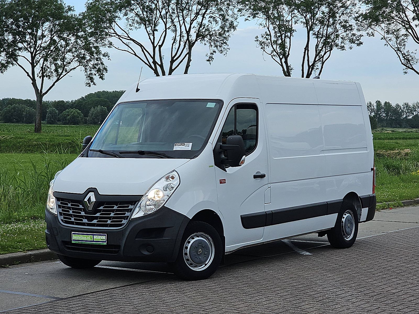 Renault Master – achteraanzicht