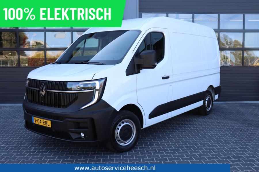 Renault Master met kenteken V-04-RBL – vooraanzicht