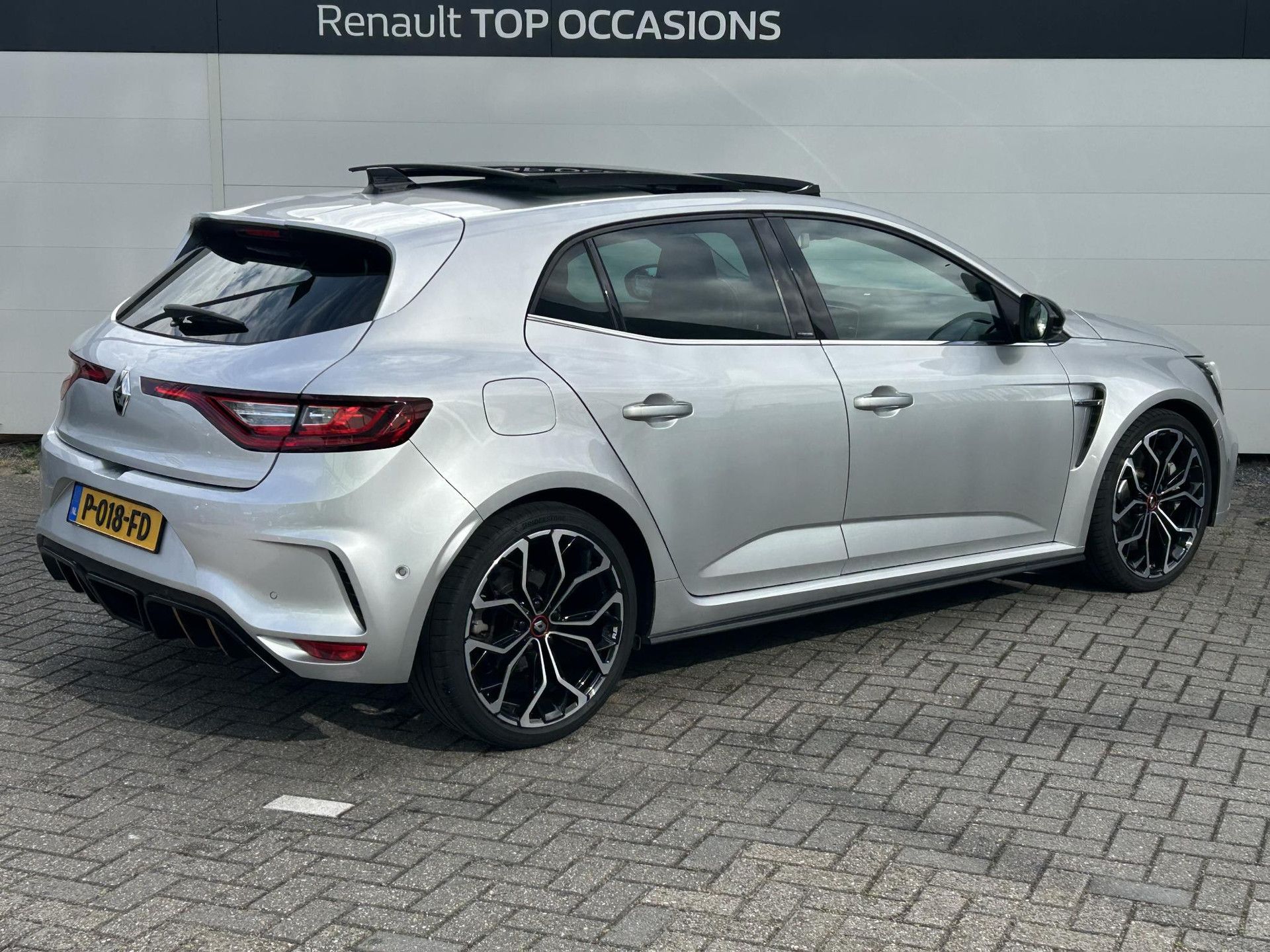 Renault Mégane met kenteken P-018-FD – achteraanzicht