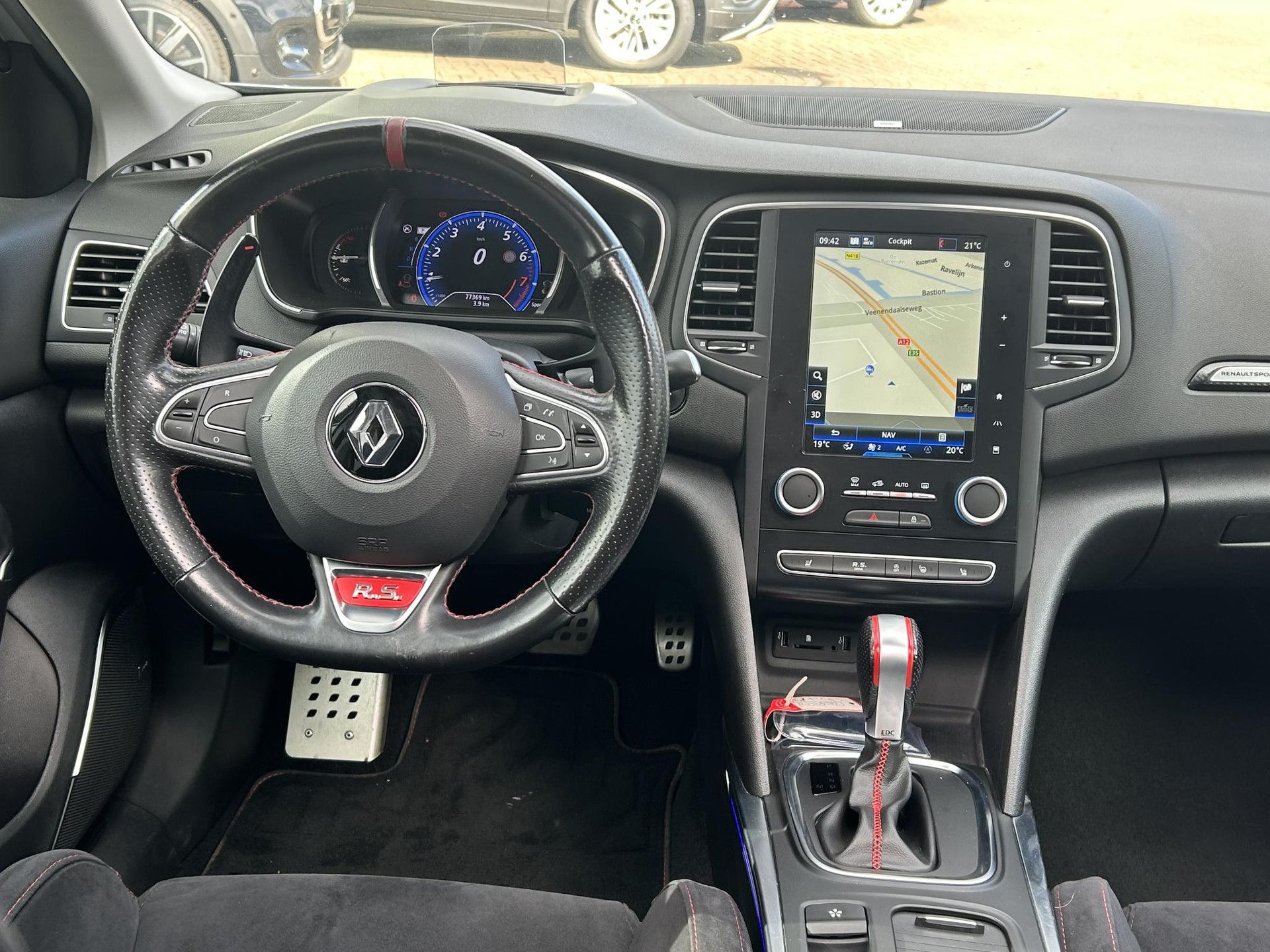 Renault Mégane met kenteken P-018-FD – interieur