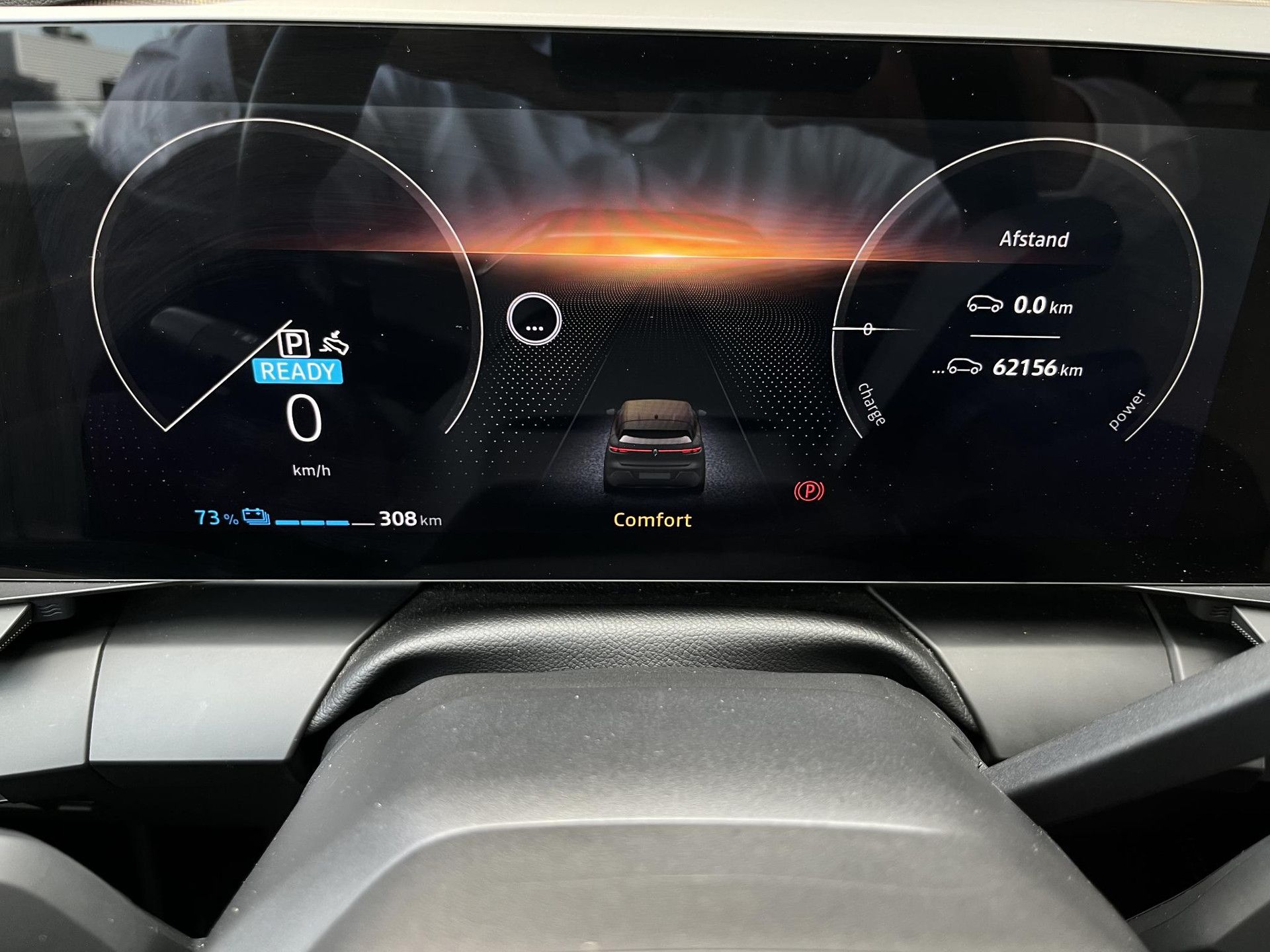 Renault MeganeE-Tech met kenteken KRB-30-X – dashboard