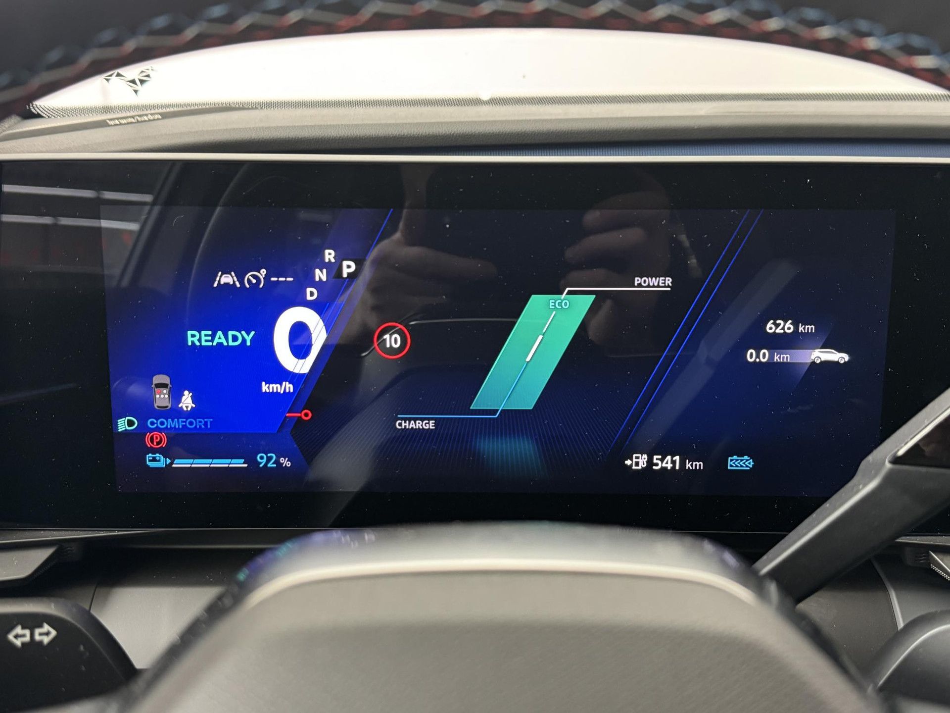 Renault Scénic met kenteken KNN-42-X – dashboard