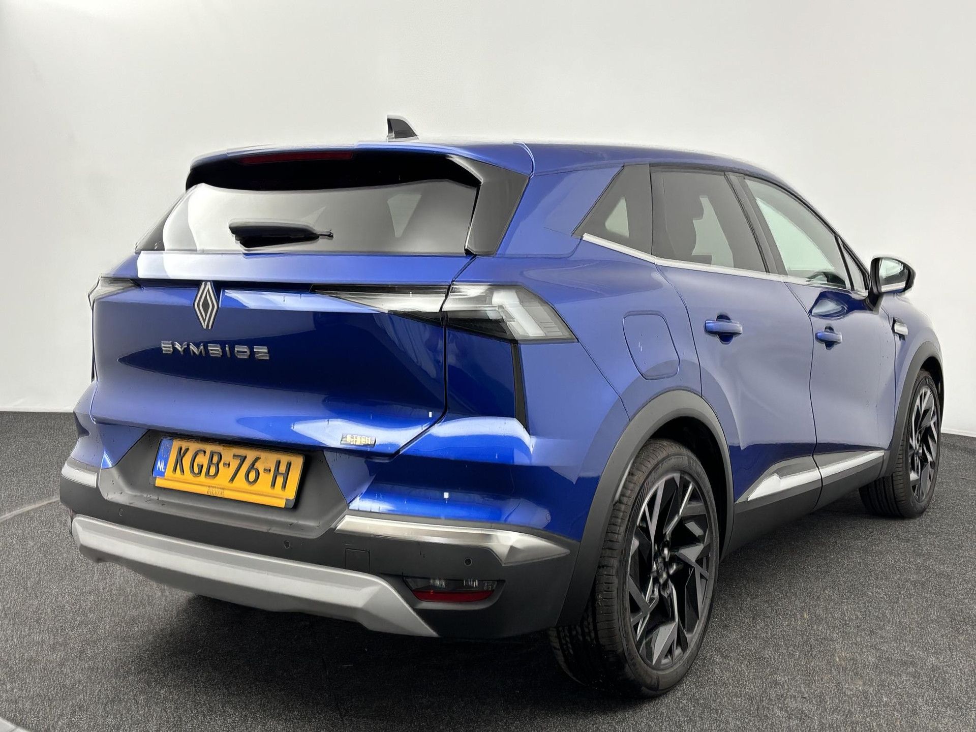 Renault Symbioz met kenteken KGB-76-H – achteraanzicht