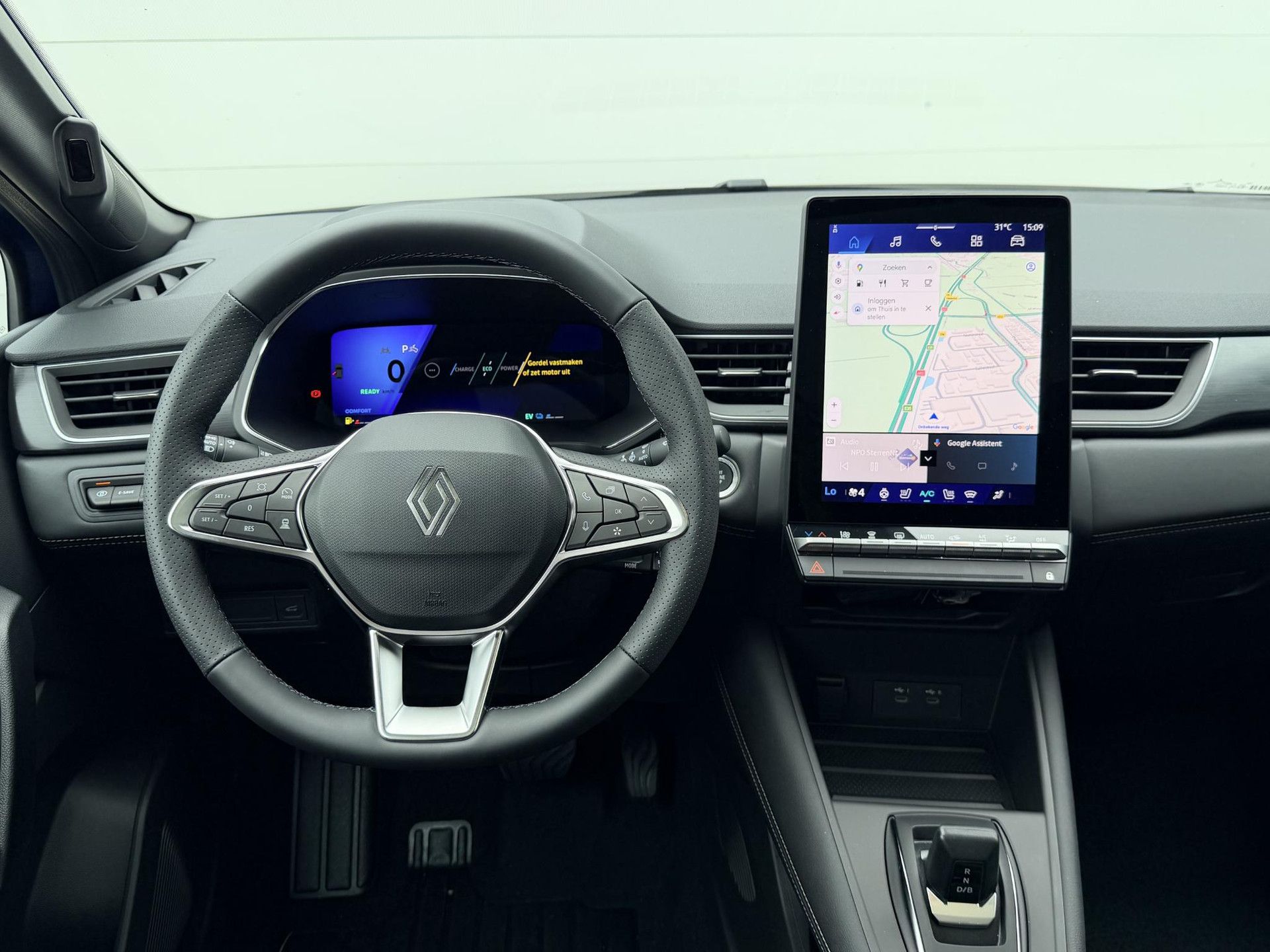 Renault Symbioz met kenteken KKG-50-S – interieur