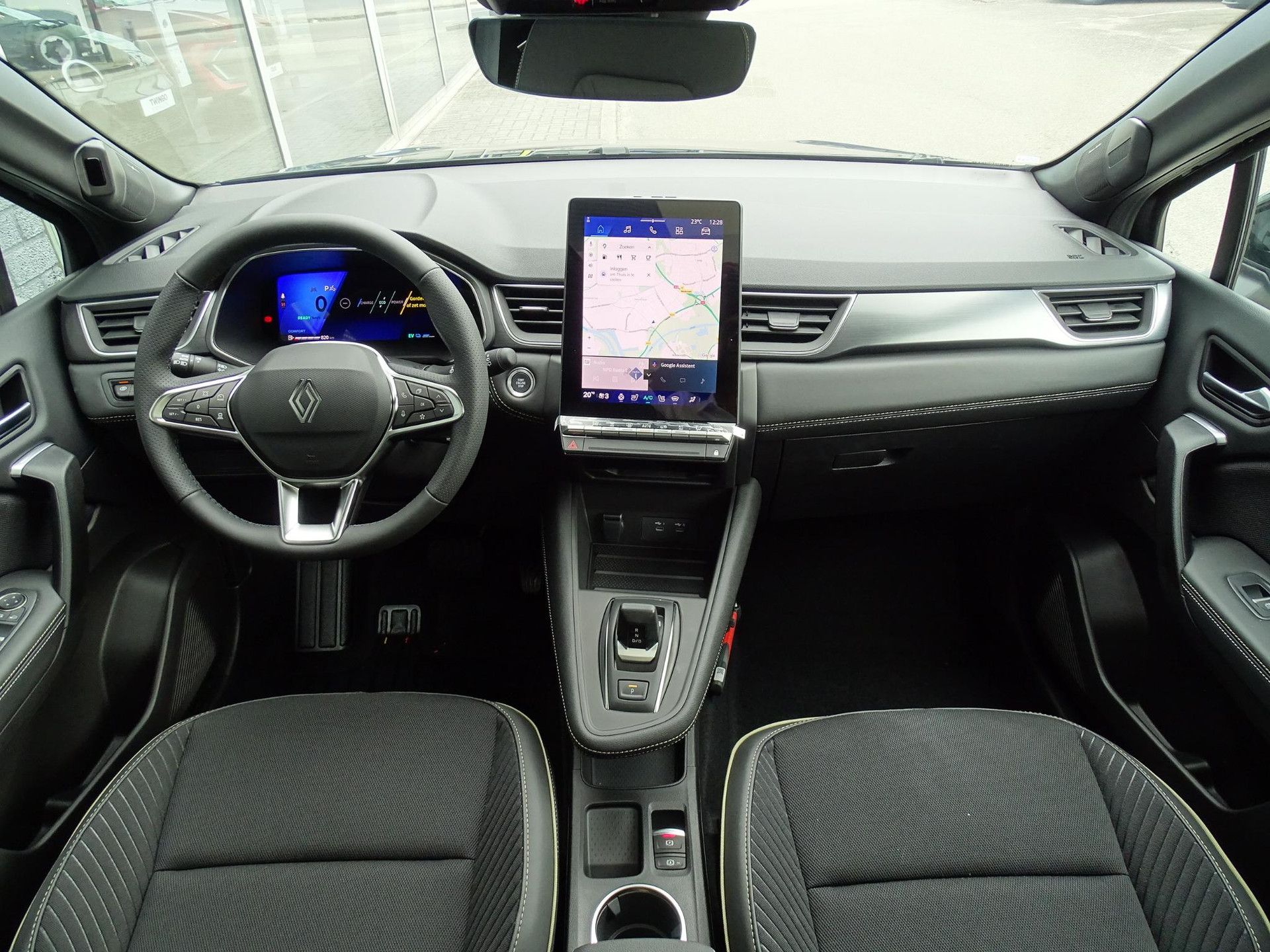 Renault Symbioz met kenteken KKG-54-S – interieur