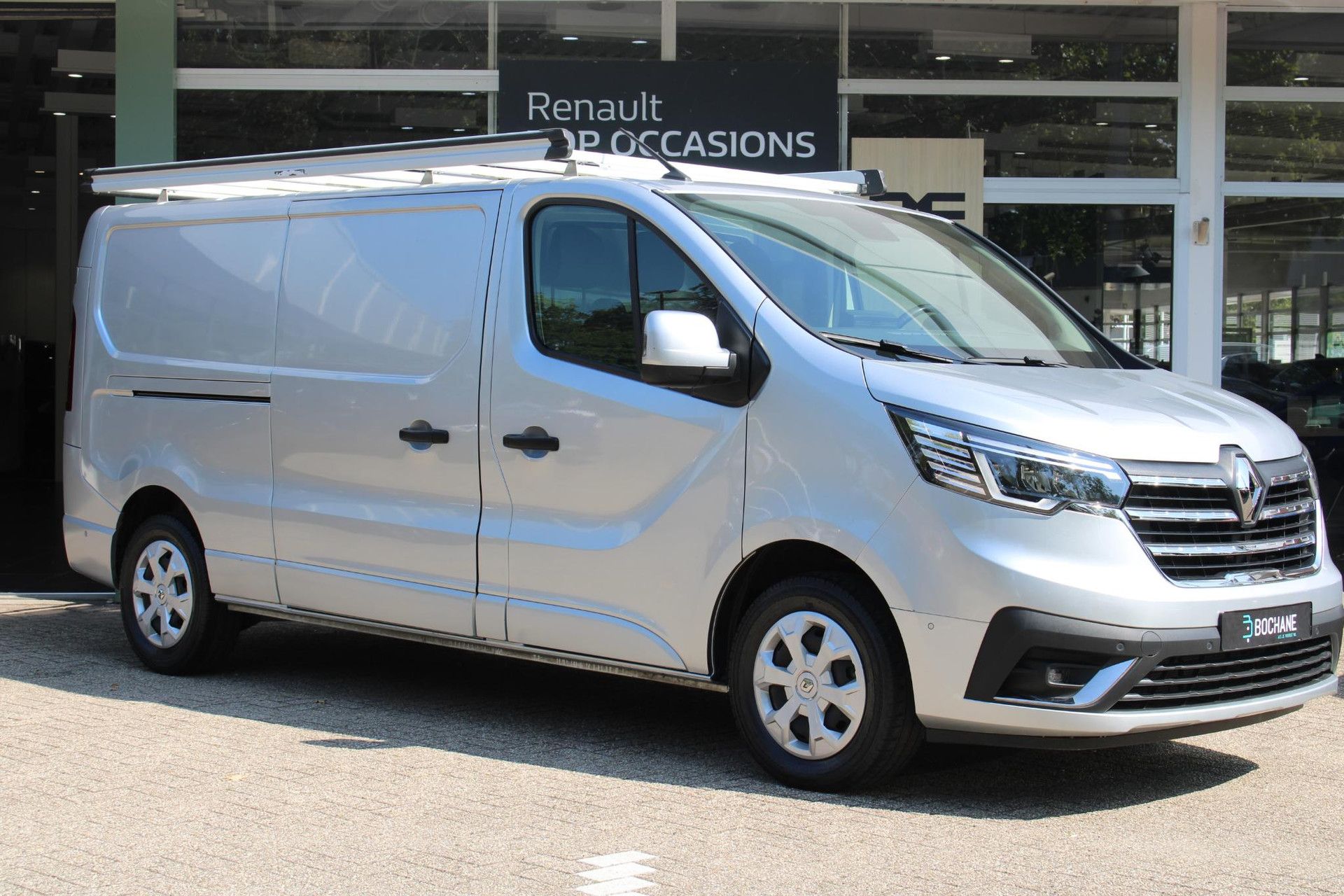 Renault Trafic met kenteken V-49-DJF – detailfoto