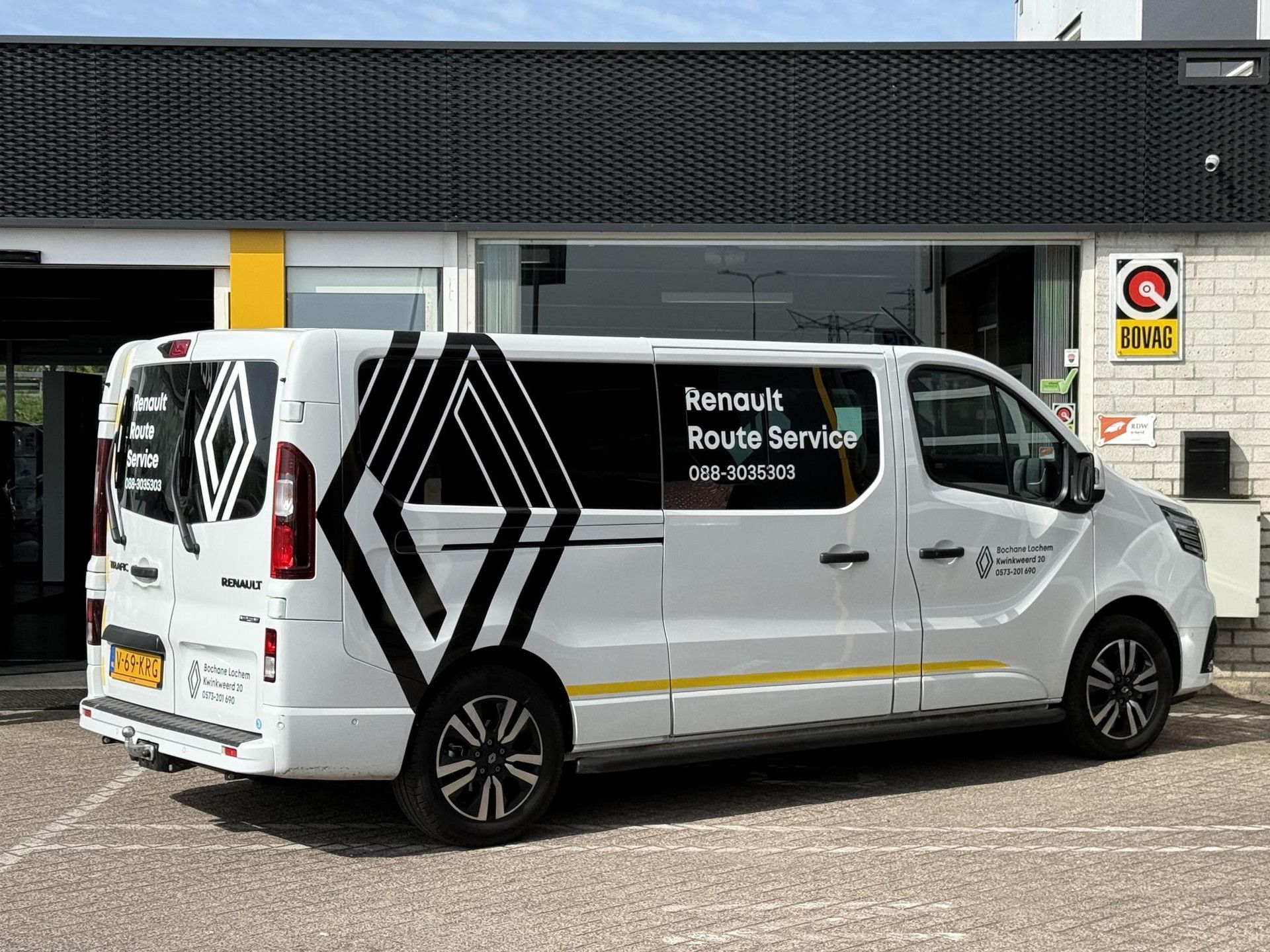 Renault Trafic met kenteken V-69-KRG – achteraanzicht