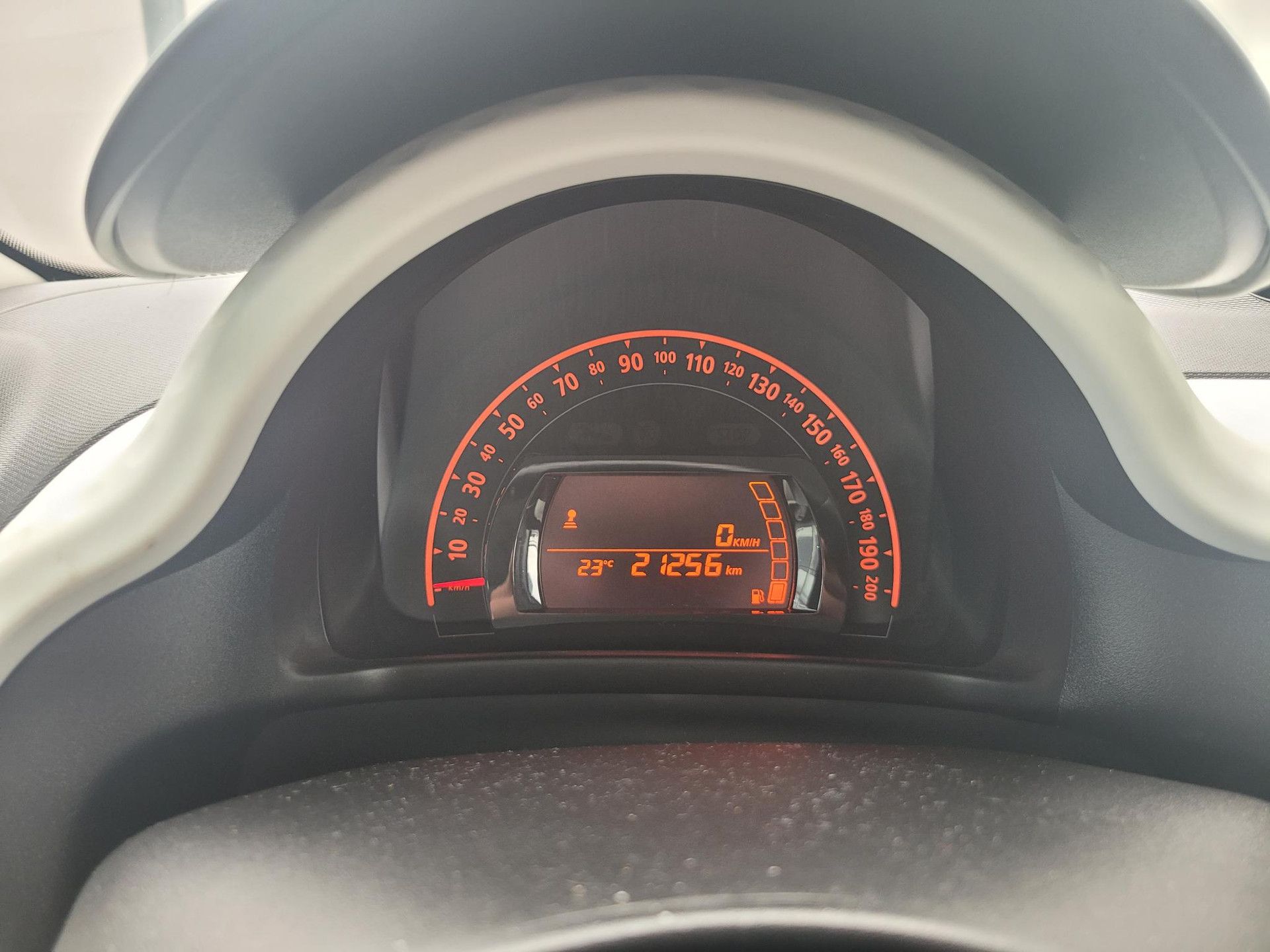 Renault Twingo met kenteken G-779-GX – dashboard