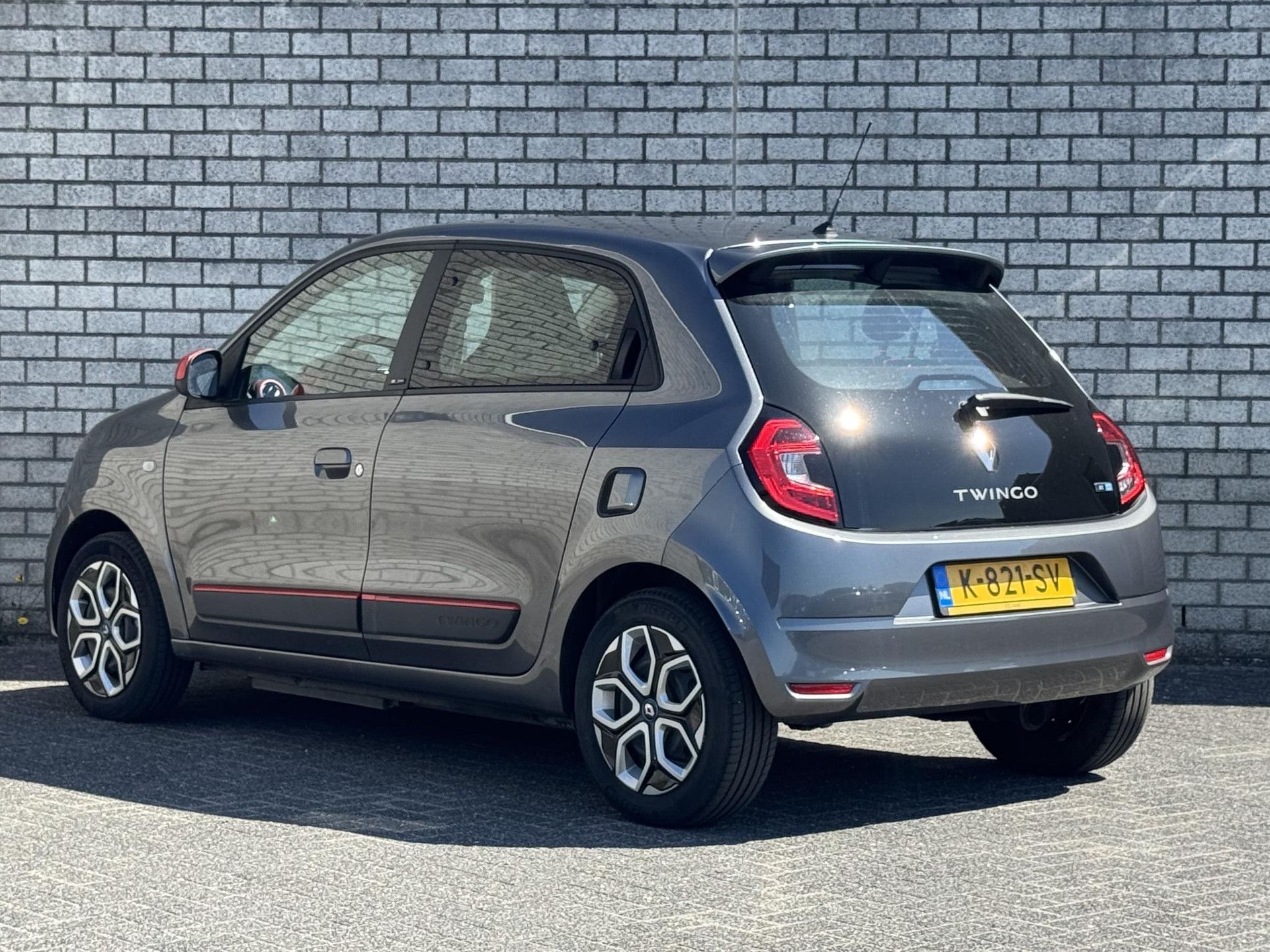 Renault Twingo met kenteken K-821-SV – detailfoto