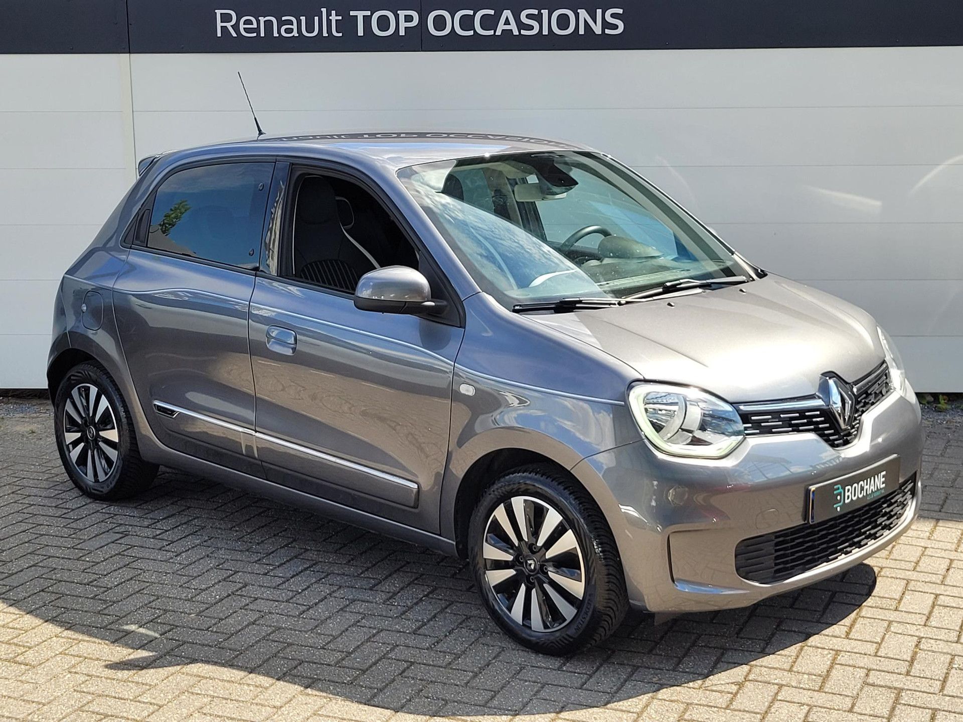 Renault Twingo met kenteken K-975-LB – detailfoto