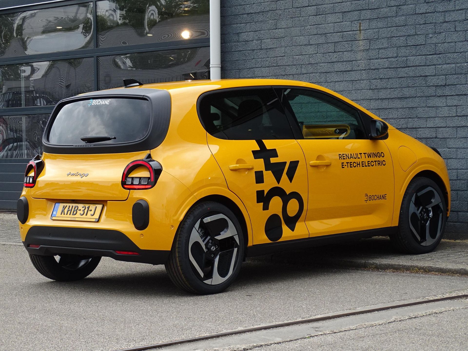 Renault Twingo met kenteken KHB-31-J – achteraanzicht