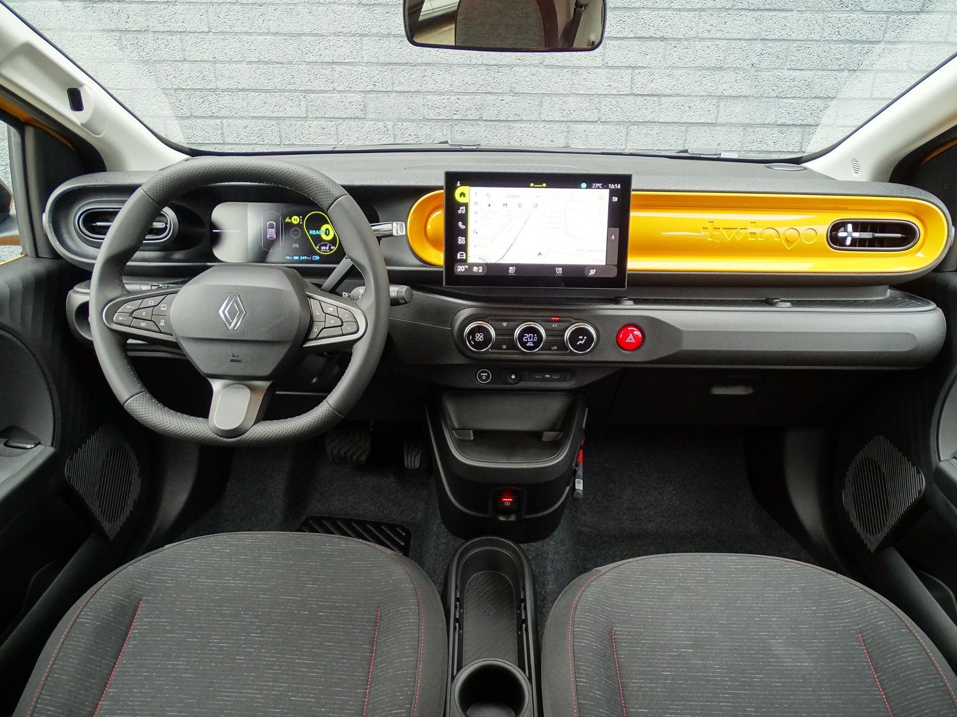Renault Twingo met kenteken KHB-31-J – interieur