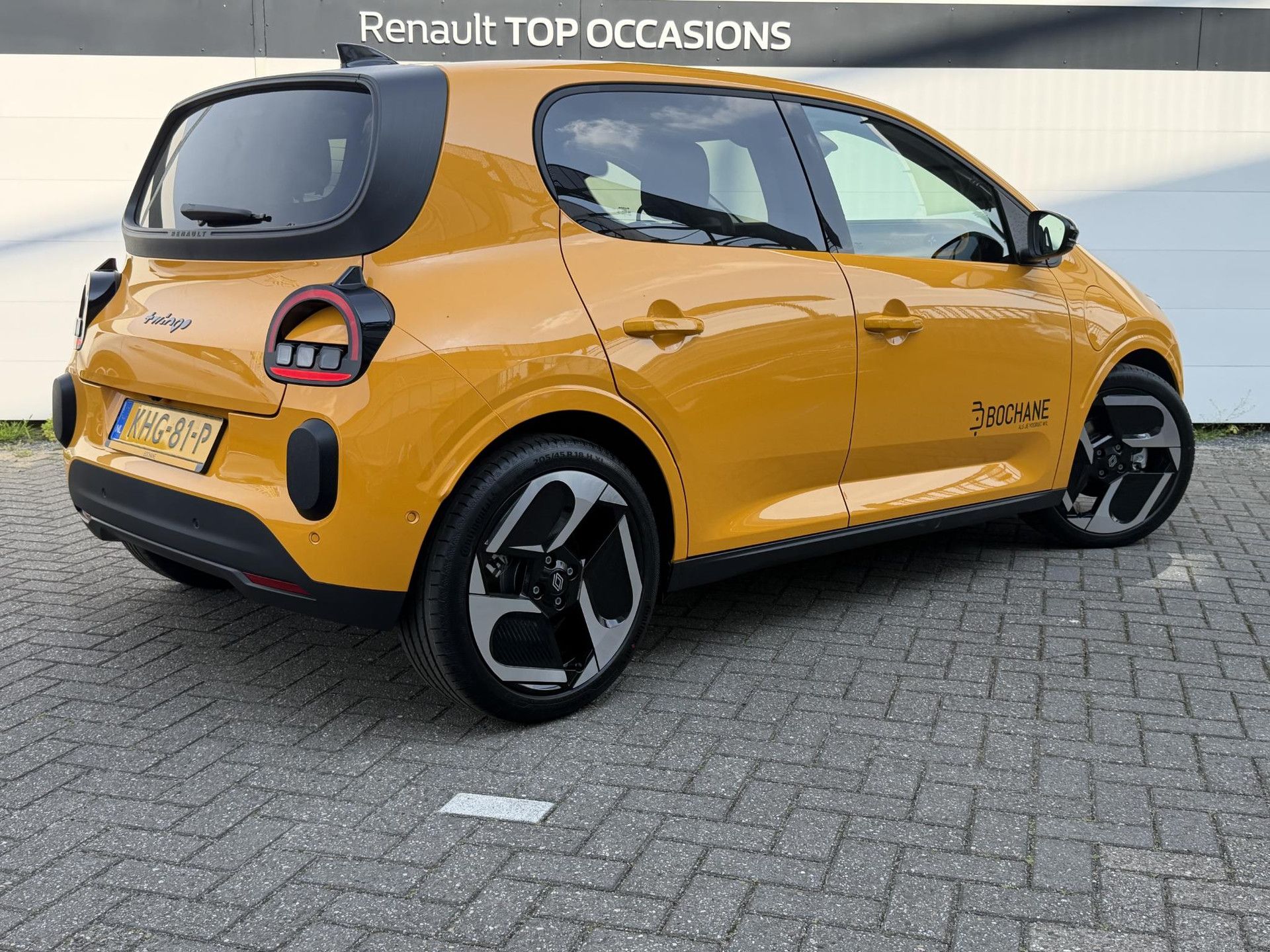Renault Twingo met kenteken KHG-81-P – achteraanzicht