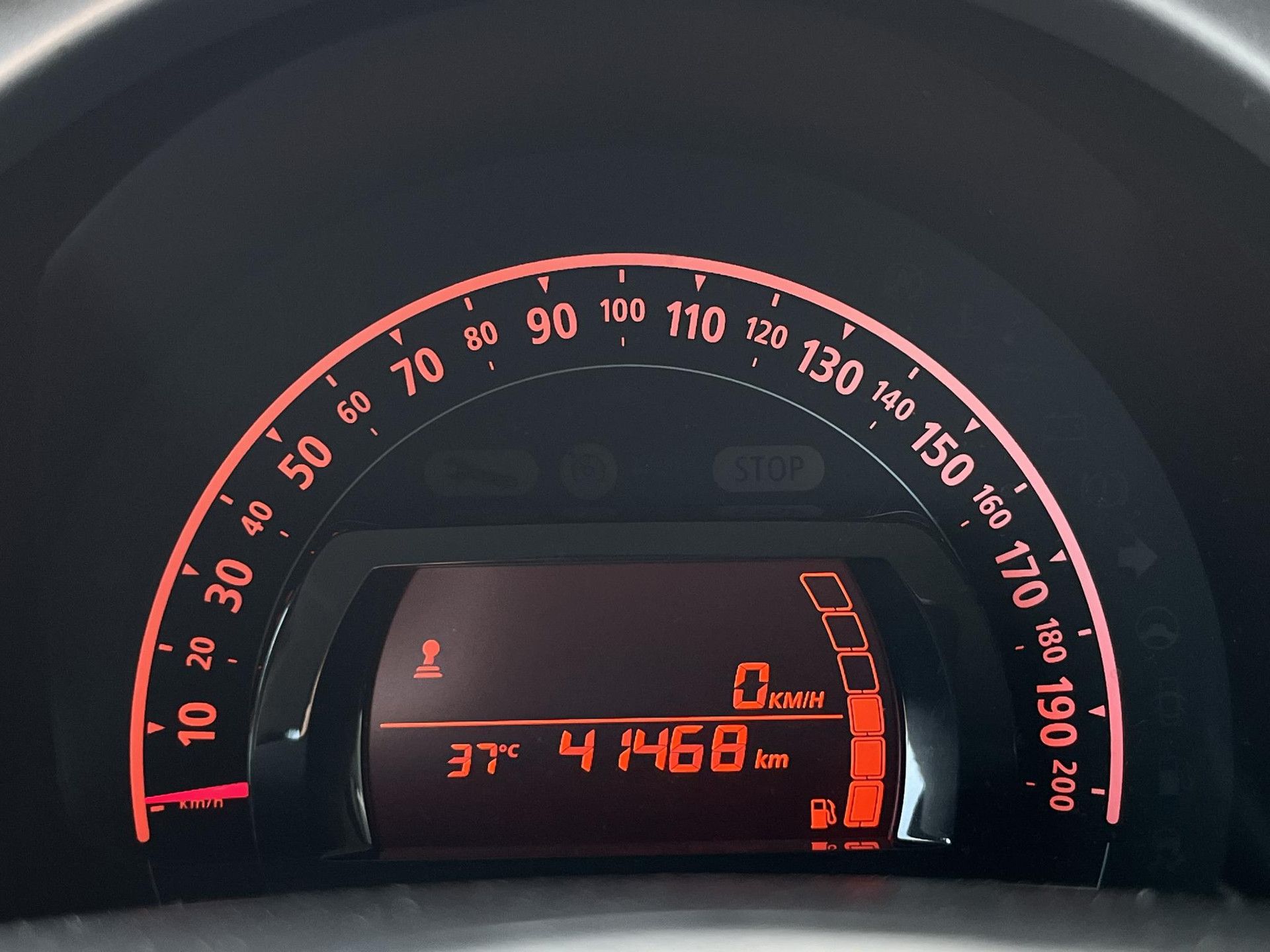 Renault Twingo met kenteken N-246-TF – dashboard