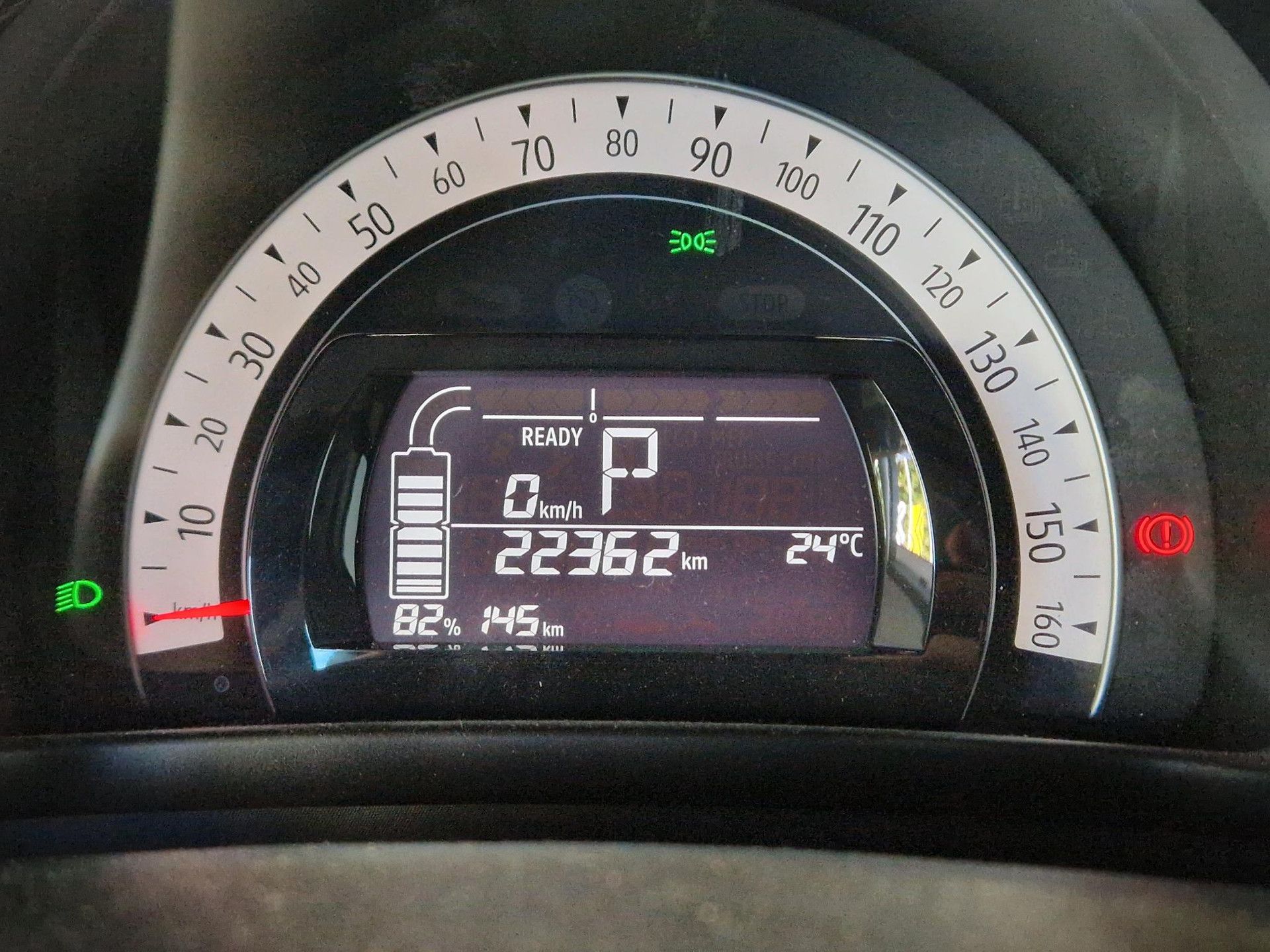 Renault Twingo met kenteken N-380-TF – dashboard