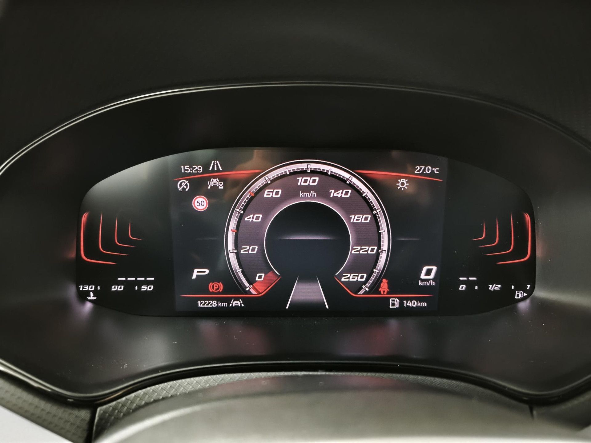 SEAT Arona met kenteken KPH-09-B – dashboard