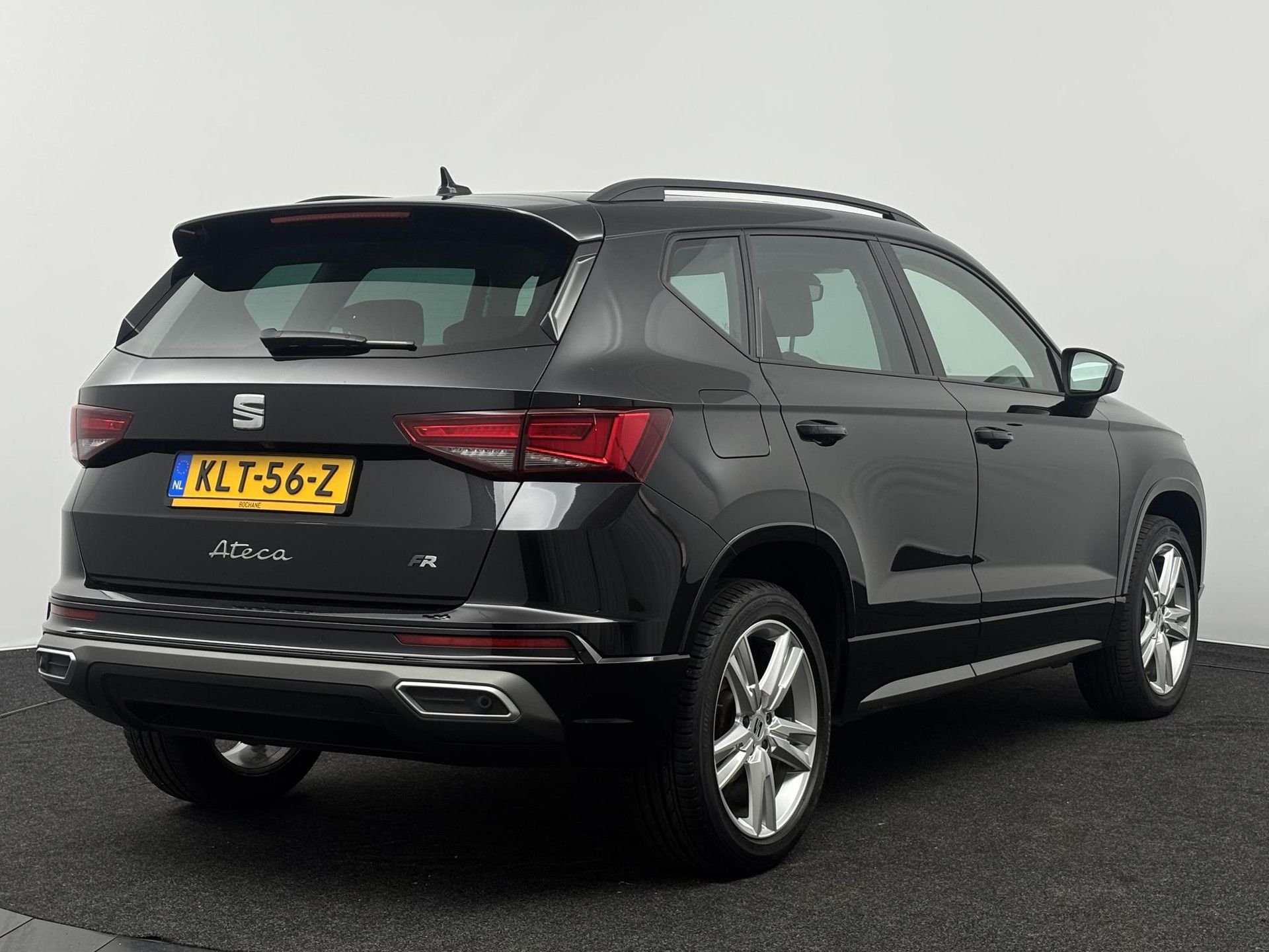 SEAT Ateca met kenteken KLT-56-Z – achteraanzicht