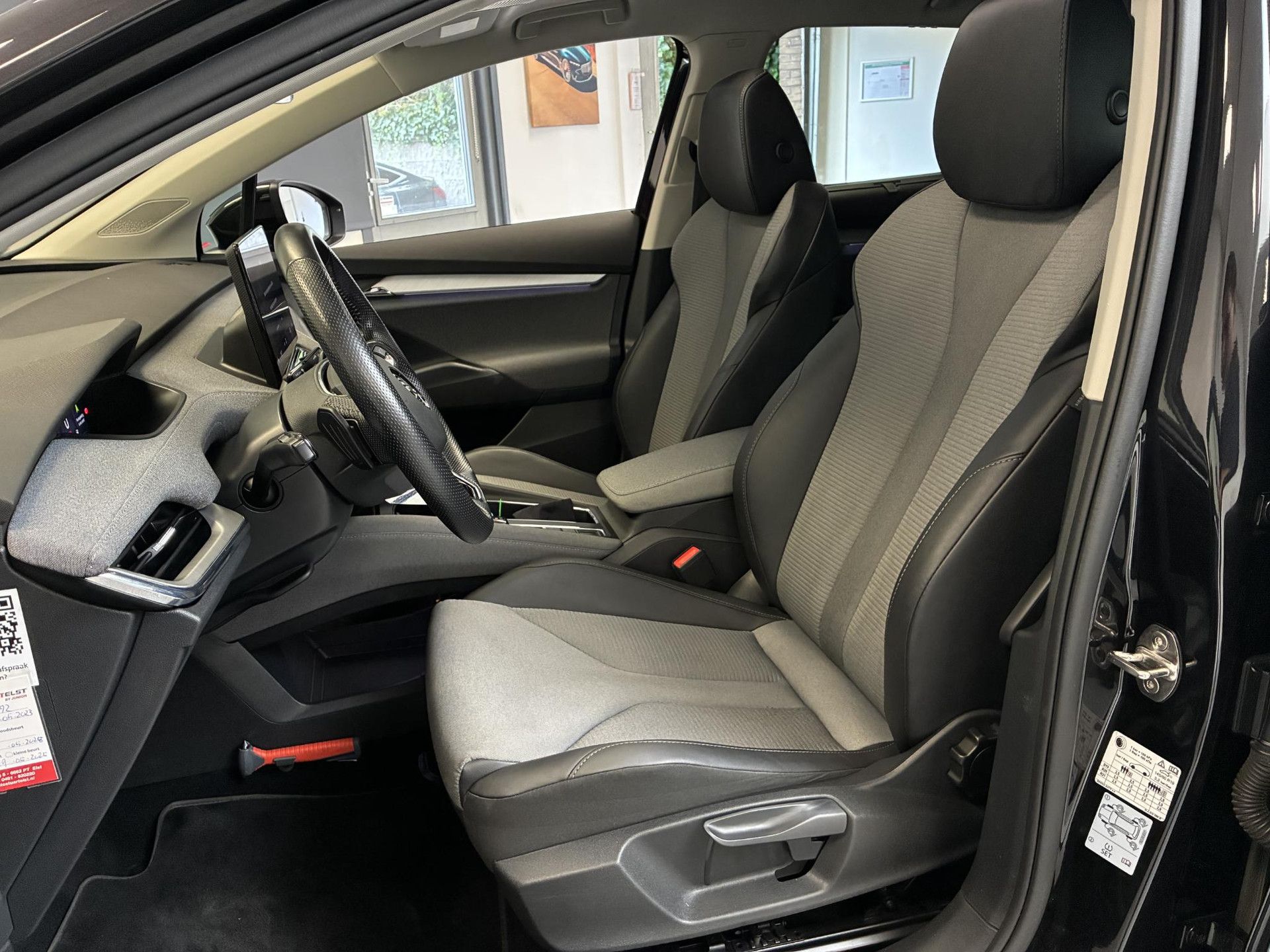 Skoda EnyaqiV met kenteken L-137-GL – interieur