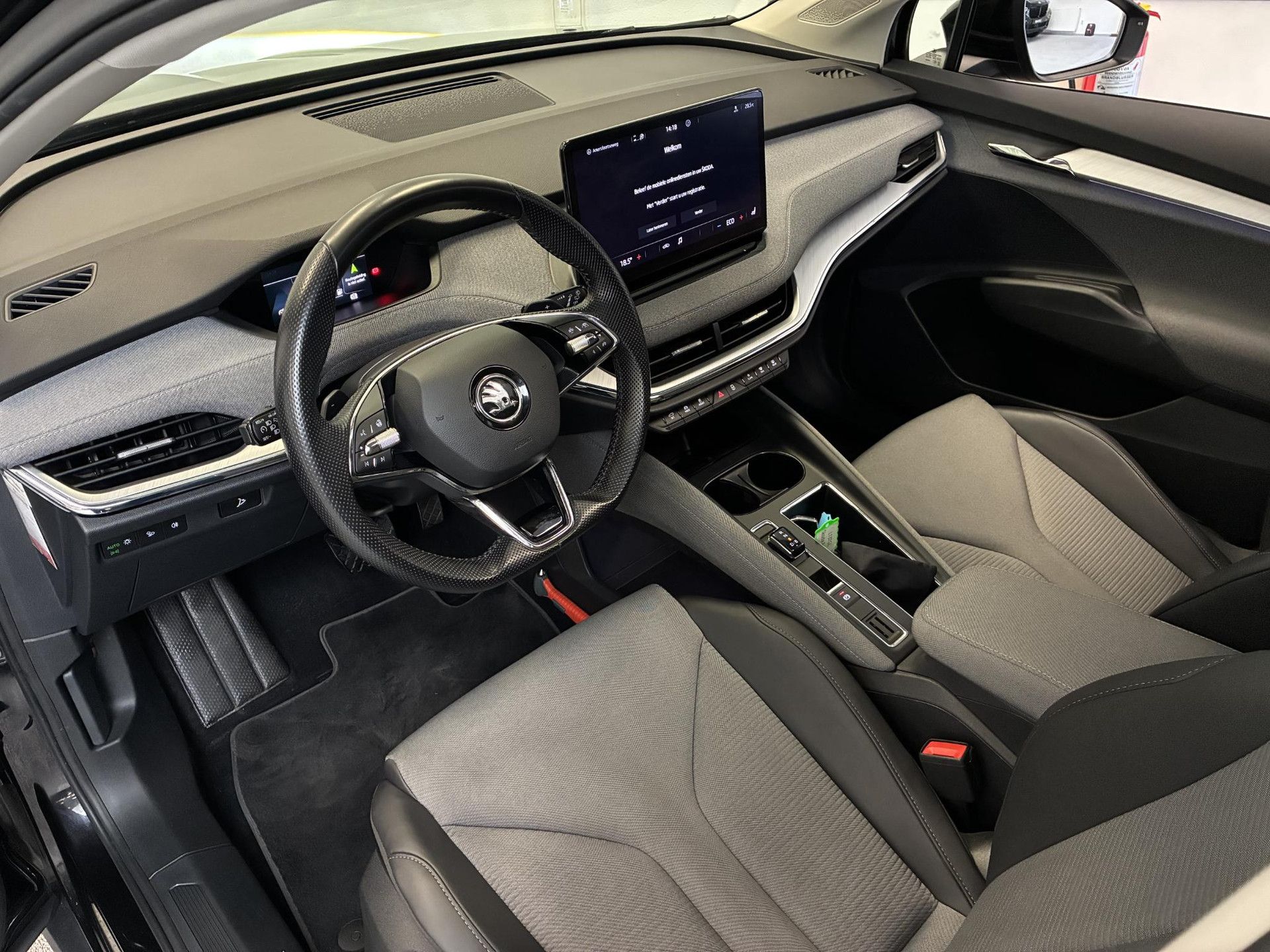 Skoda EnyaqiV met kenteken L-137-GL – dashboard