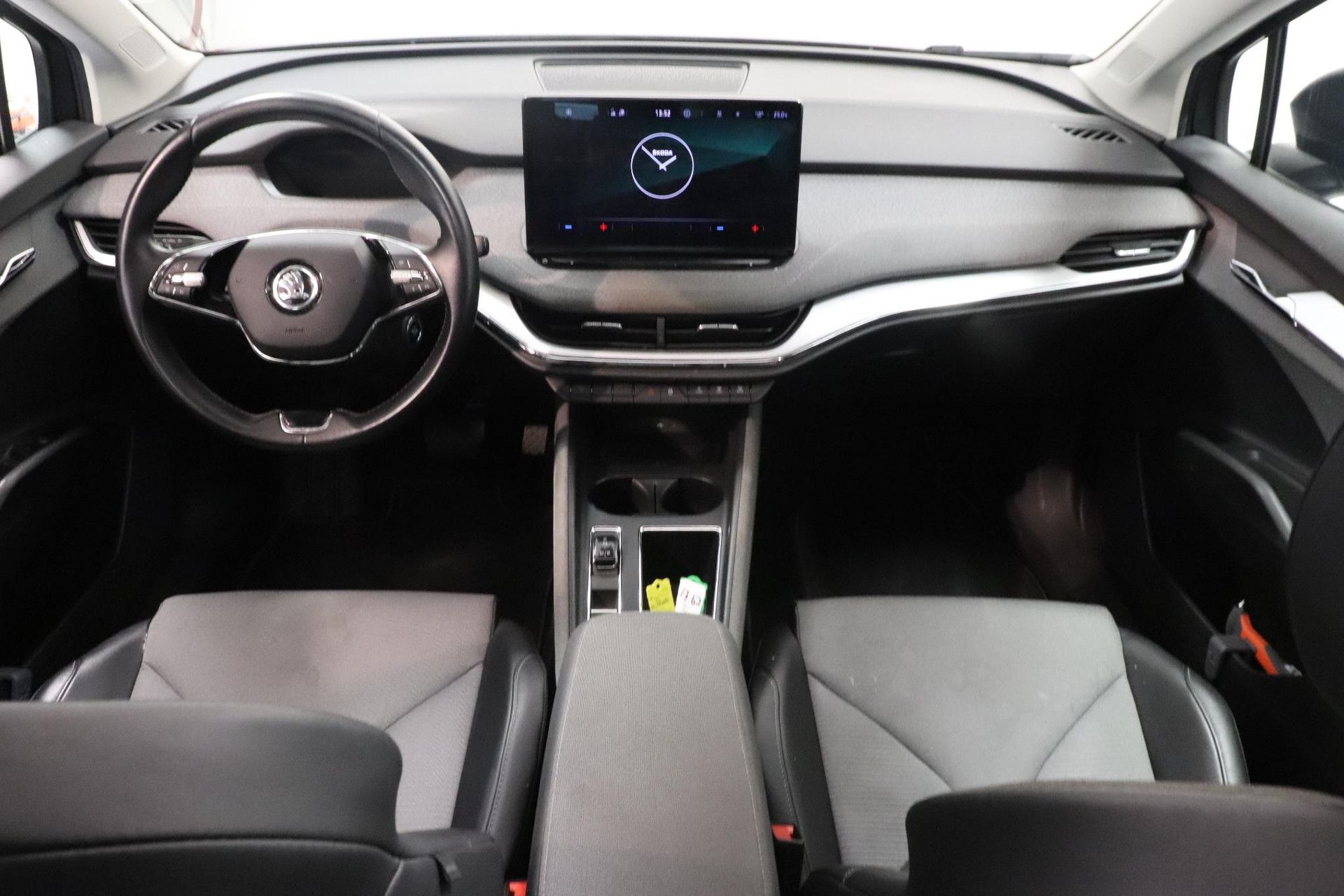 Skoda EnyaqiV met kenteken L-318-HN – interieur