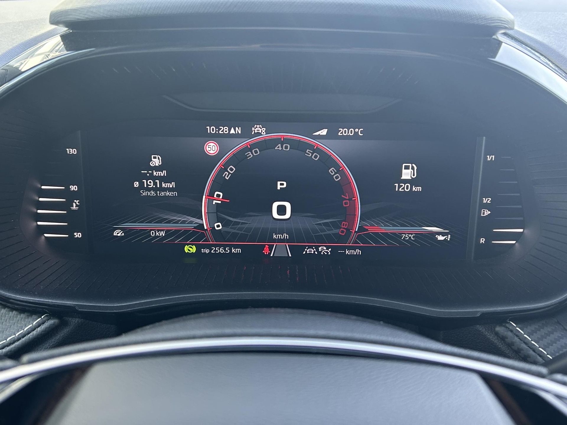 Skoda Fabia met kenteken GLB-16-D – dashboard