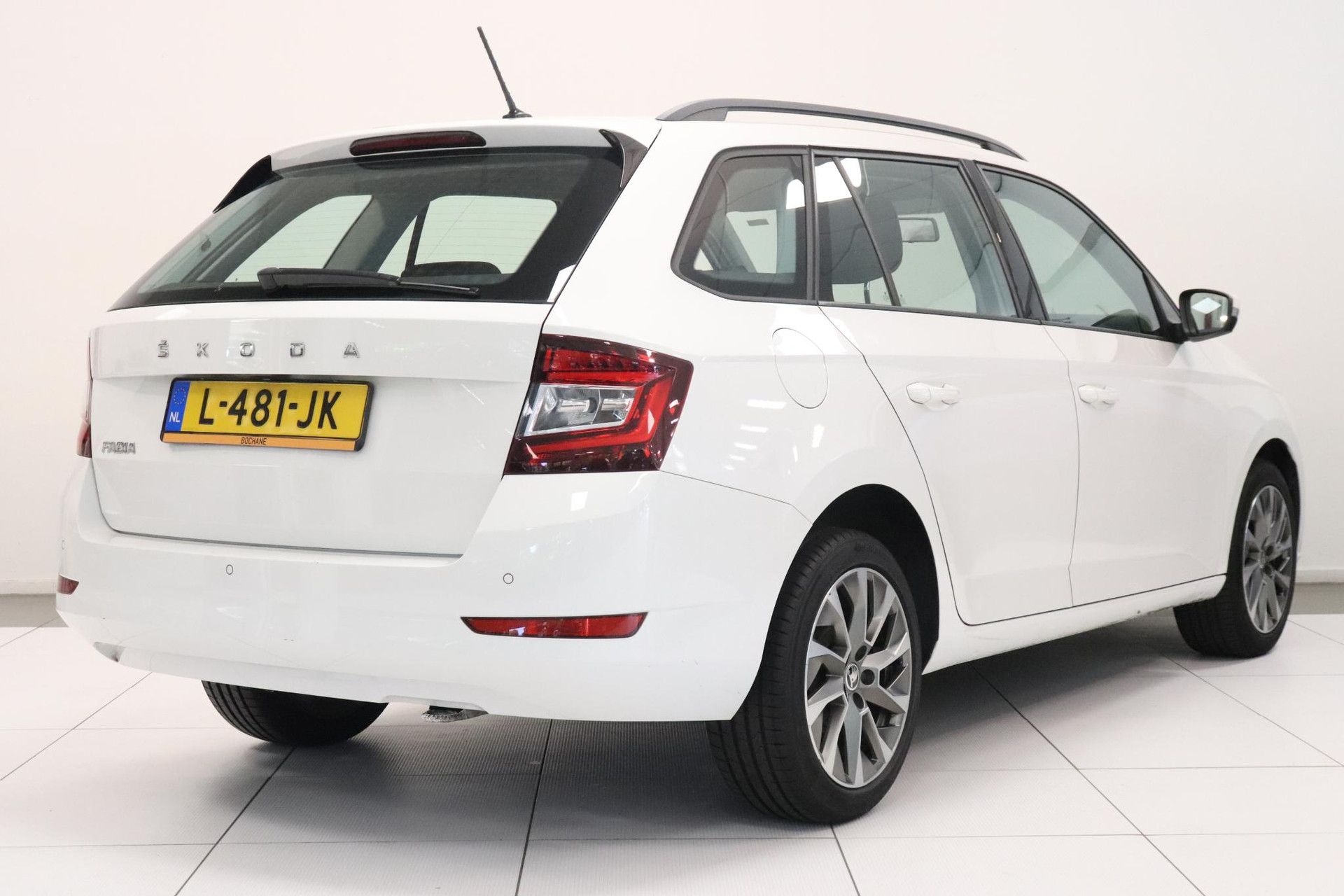 Skoda Fabia met kenteken L-481-JK – achteraanzicht