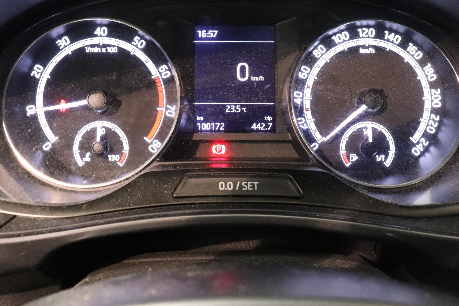 Skoda Fabia met kenteken L-481-JK – dashboard