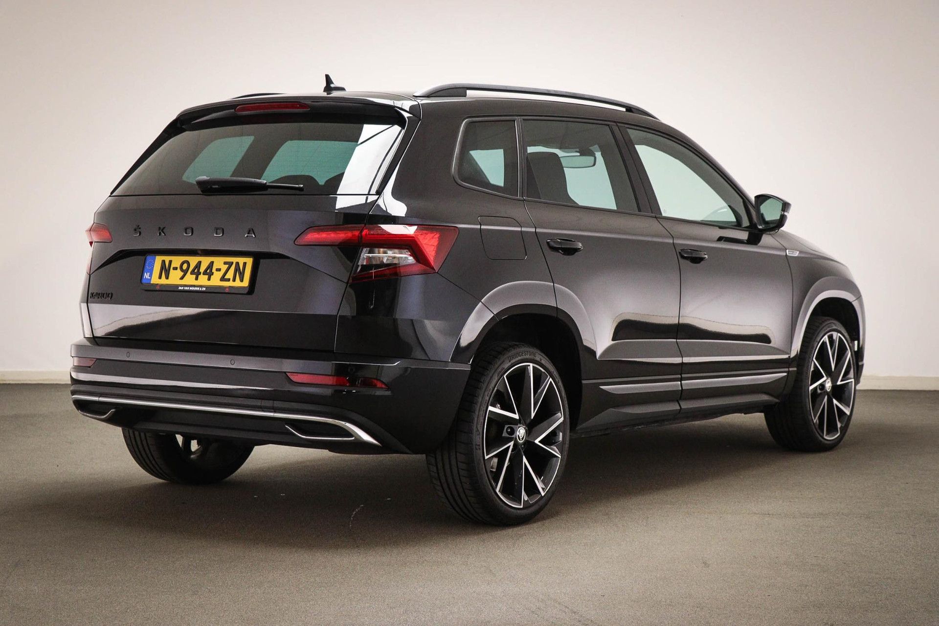 Skoda Karoq met kenteken N-944-ZN – achteraanzicht