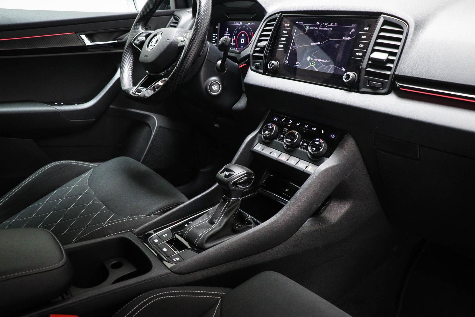 Skoda Karoq met kenteken N-944-ZN – interieur
