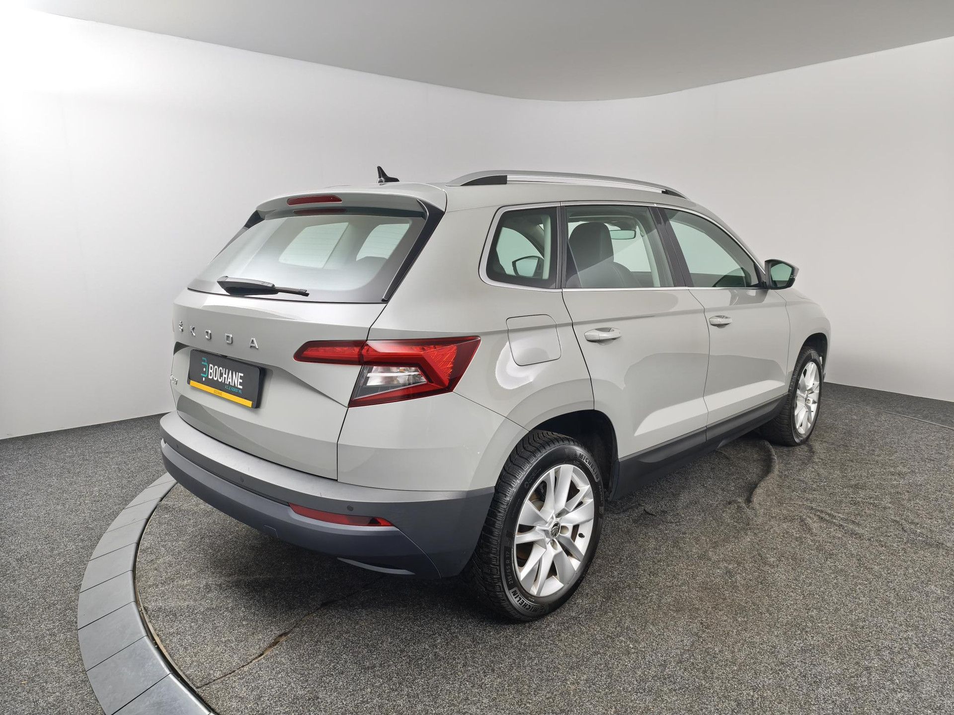 Skoda Karoq met kenteken P-163-HX – achteraanzicht